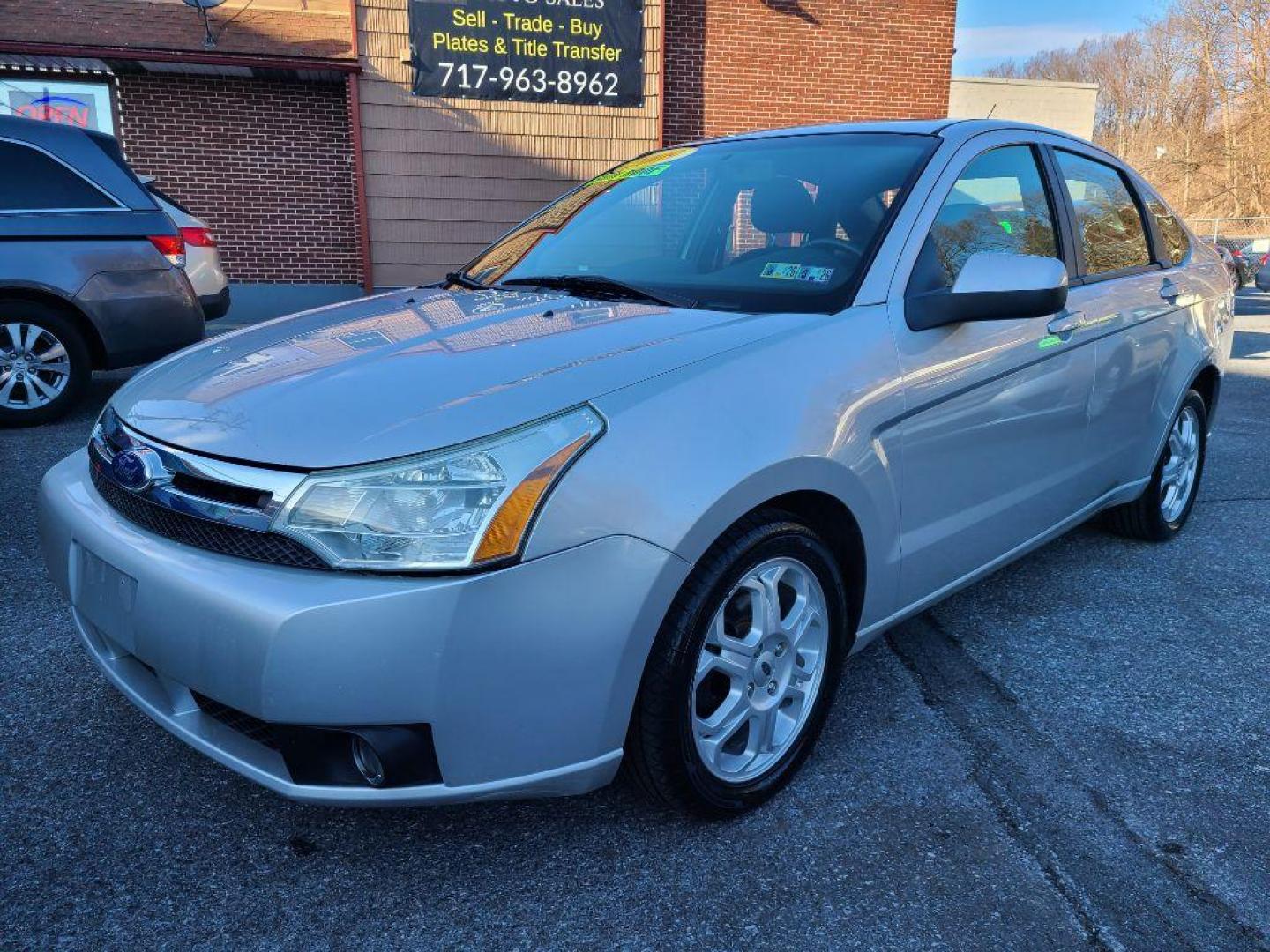 2009 SILVER FORD FOCUS SES (1FAHP36N99W) with an 2.0L engine, Automatic transmission, located at 117 North Cameron Street, Harrisburg, PA, 17101, (717) 963-8962, 40.266762, -76.875259 - WE FINANCE!!! Good Credit/ Bad Credit/ No Credit - ALL Trade-Ins Welcomed!!! ***Guaranteed Credit Approval*** APPLY ONLINE or CALL us TODAY ;) Internet Prices and Marketplace Prices are SPECIAL discounted ***CASH DEALS*** Retail Prices are higher. Please call us to discuss your cash and finan - Photo#3