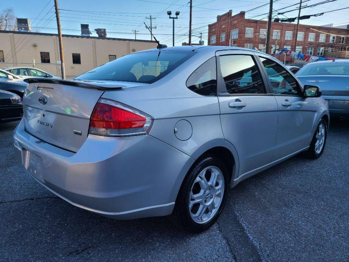 2009 SILVER FORD FOCUS SES (1FAHP36N99W) with an 2.0L engine, Automatic transmission, located at 117 North Cameron Street, Harrisburg, PA, 17101, (717) 963-8962, 40.266762, -76.875259 - WE FINANCE!!! Good Credit/ Bad Credit/ No Credit - ALL Trade-Ins Welcomed!!! ***Guaranteed Credit Approval*** APPLY ONLINE or CALL us TODAY ;) Internet Prices and Marketplace Prices are SPECIAL discounted ***CASH DEALS*** Retail Prices are higher. Please call us to discuss your cash and finan - Photo#7