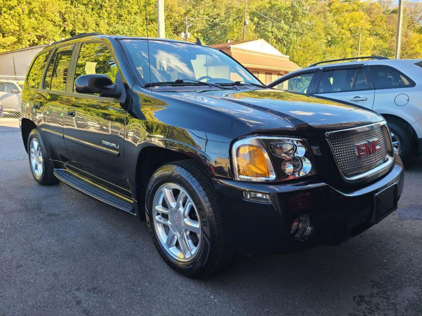 2009 BLACK GMC ENVOY DENALI (1GKET53M192) with an 5.3L engine, Automatic transmission, located at 117 North Cameron Street, Harrisburg, PA, 17101, (717) 963-8962, 40.266762, -76.875259 - WE FINANCE!!! Good Credit/ Bad Credit/ No Credit - ALL Trade-Ins Welcomed!!! ***Guaranteed Credit Approval*** APPLY ONLINE or CALL us TODAY ;) Please call us to discuss your cash and financing options. - Photo#6