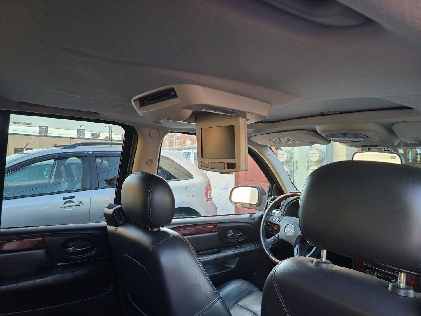 2009 BLACK GMC ENVOY DENALI (1GKET53M192) with an 5.3L engine, Automatic transmission, located at 117 North Cameron Street, Harrisburg, PA, 17101, (717) 963-8962, 40.266762, -76.875259 - WE FINANCE!!! Good Credit/ Bad Credit/ No Credit - ALL Trade-Ins Welcomed!!! ***Guaranteed Credit Approval*** APPLY ONLINE or CALL us TODAY ;) Please call us to discuss your cash and financing options. - Photo#11