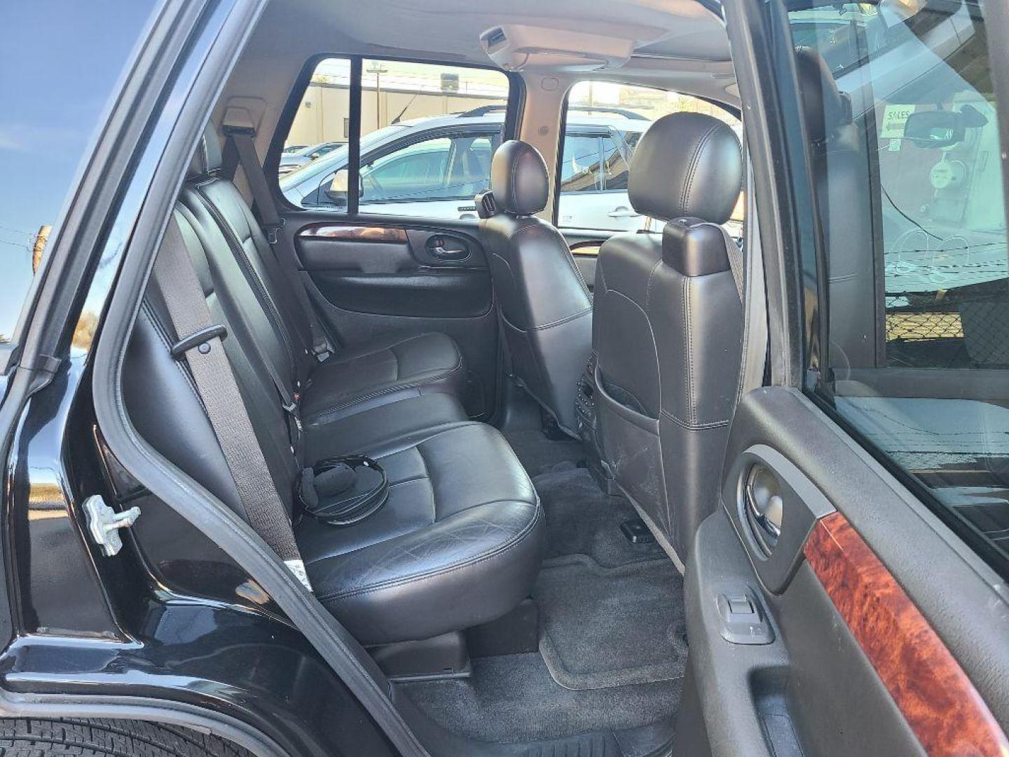 2009 BLACK GMC ENVOY DENALI (1GKET53M192) with an 5.3L engine, Automatic transmission, located at 117 North Cameron Street, Harrisburg, PA, 17101, (717) 963-8962, 40.266762, -76.875259 - WE FINANCE!!! Good Credit/ Bad Credit/ No Credit - ALL Trade-Ins Welcomed!!! ***Guaranteed Credit Approval*** APPLY ONLINE or CALL us TODAY ;) Please call us to discuss your cash and financing options. - Photo#12