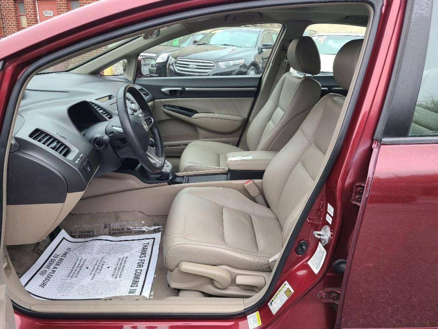 2009 RED HONDA CIVIC EXL (2HGFA16939H) with an 1.8L engine, Automatic transmission, located at 117 North Cameron Street, Harrisburg, PA, 17101, (717) 963-8962, 40.266762, -76.875259 - WE FINANCE!!! Good Credit/ Bad Credit/ No Credit - ALL Trade-Ins Welcomed!!! ***Guaranteed Credit Approval*** APPLY ONLINE or CALL us TODAY ;) Internet Prices and Marketplace Prices are SPECIAL discounted ***CASH DEALS*** Retail Prices are higher. Please call us to discuss your cash and finan - Photo#10