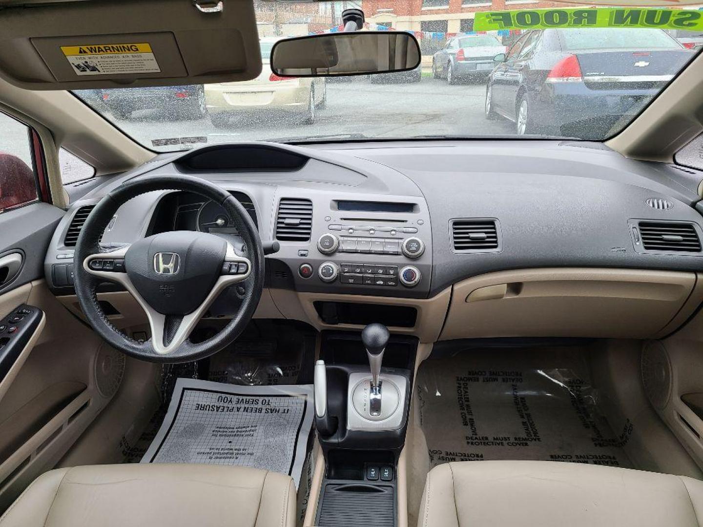2009 RED HONDA CIVIC EXL (2HGFA16939H) with an 1.8L engine, Automatic transmission, located at 117 North Cameron Street, Harrisburg, PA, 17101, (717) 963-8962, 40.266762, -76.875259 - WE FINANCE!!! Good Credit/ Bad Credit/ No Credit - ALL Trade-Ins Welcomed!!! ***Guaranteed Credit Approval*** APPLY ONLINE or CALL us TODAY ;) Internet Prices and Marketplace Prices are SPECIAL discounted ***CASH DEALS*** Retail Prices are higher. Please call us to discuss your cash and finan - Photo#11