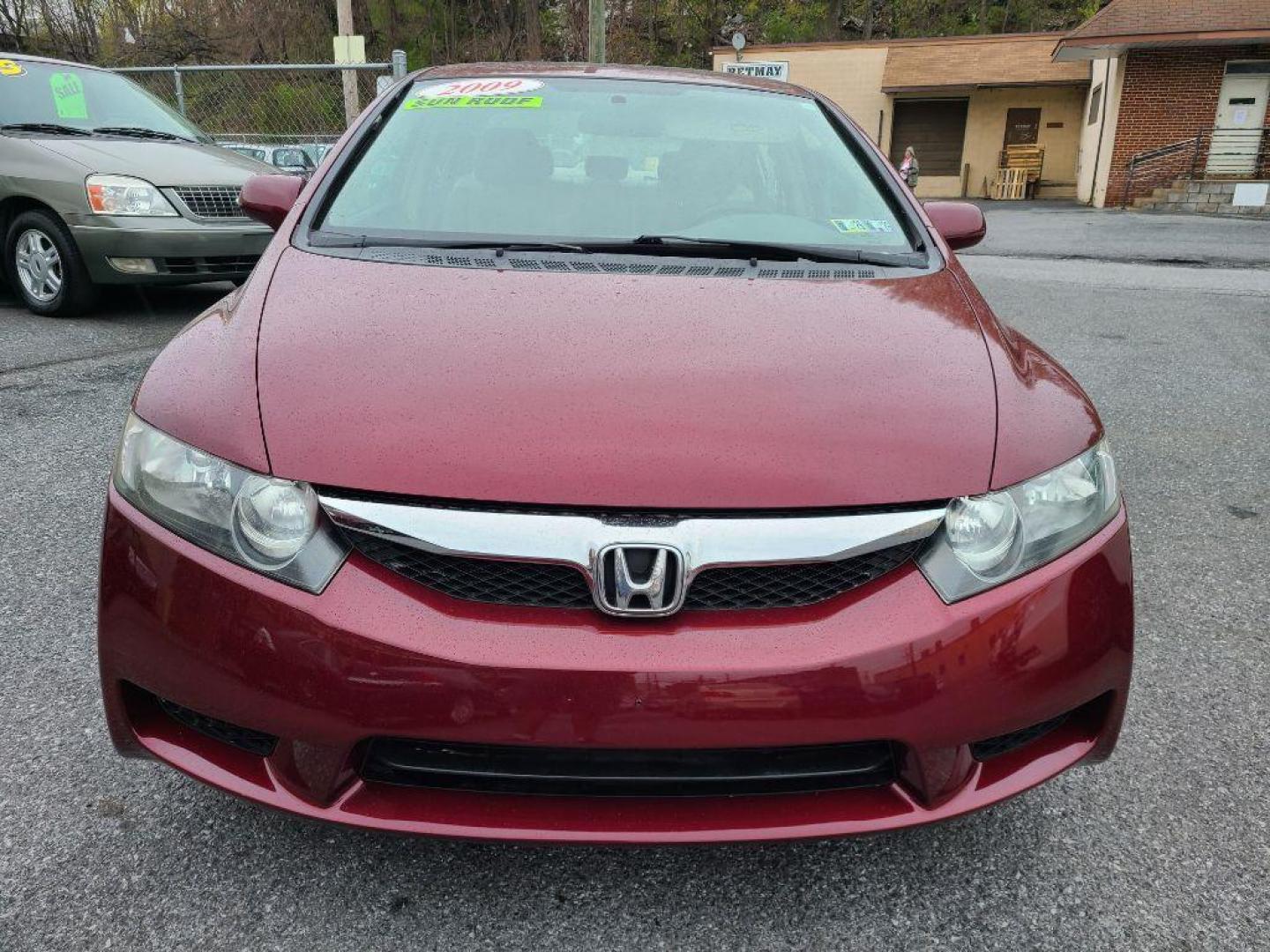 2009 RED HONDA CIVIC EXL (2HGFA16939H) with an 1.8L engine, Automatic transmission, located at 117 North Cameron Street, Harrisburg, PA, 17101, (717) 963-8962, 40.266762, -76.875259 - WE FINANCE!!! Good Credit/ Bad Credit/ No Credit - ALL Trade-Ins Welcomed!!! ***Guaranteed Credit Approval*** APPLY ONLINE or CALL us TODAY ;) Internet Prices and Marketplace Prices are SPECIAL discounted ***CASH DEALS*** Retail Prices are higher. Please call us to discuss your cash and finan - Photo#7