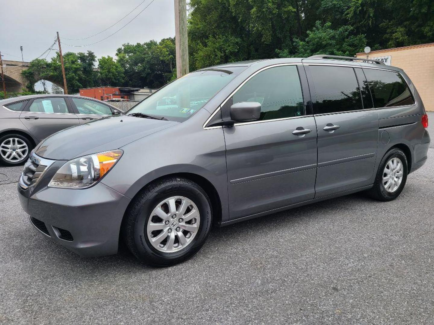 2009 SILVER HONDA ODYSSEY EX (5FNRL38449B) with an 3.5L engine, Automatic transmission, located at 117 North Cameron Street, Harrisburg, PA, 17101, (717) 963-8962, 40.266762, -76.875259 - WE FINANCE!!! Good Credit/ Bad Credit/ No Credit - ALL Trade-Ins Welcomed!!! ***Guaranteed Credit Approval*** APPLY ONLINE or CALL us TODAY ;) Internet Prices and Marketplace Prices are SPECIAL discounted ***CASH DEALS*** Retail Prices are higher. Please call us to discuss your cash and finan - Photo#0