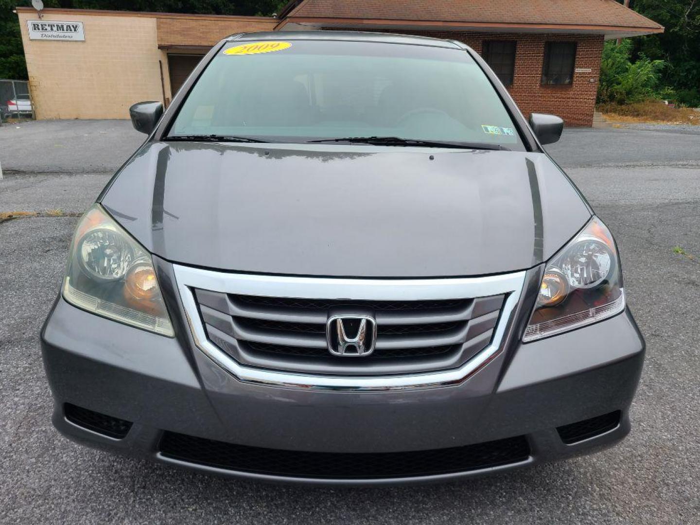 2009 SILVER HONDA ODYSSEY EX (5FNRL38449B) with an 3.5L engine, Automatic transmission, located at 117 North Cameron Street, Harrisburg, PA, 17101, (717) 963-8962, 40.266762, -76.875259 - WE FINANCE!!! Good Credit/ Bad Credit/ No Credit - ALL Trade-Ins Welcomed!!! ***Guaranteed Credit Approval*** APPLY ONLINE or CALL us TODAY ;) Internet Prices and Marketplace Prices are SPECIAL discounted ***CASH DEALS*** Retail Prices are higher. Please call us to discuss your cash and finan - Photo#7
