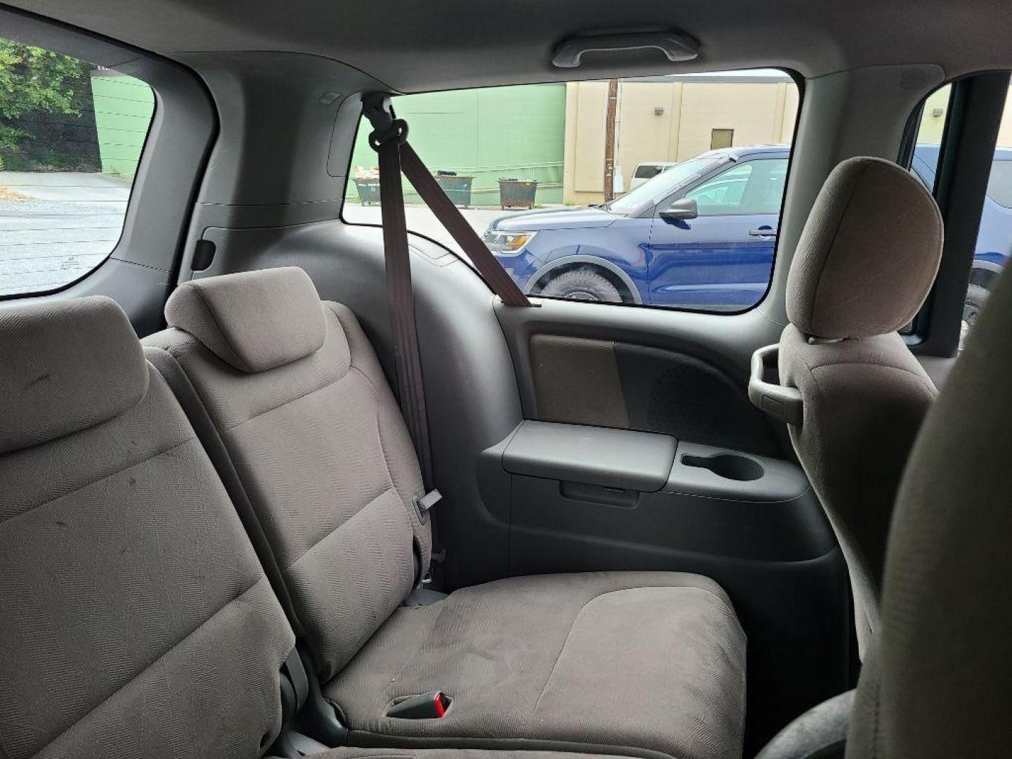 2009 SILVER HONDA ODYSSEY EX (5FNRL38449B) with an 3.5L engine, Automatic transmission, located at 117 North Cameron Street, Harrisburg, PA, 17101, (717) 963-8962, 40.266762, -76.875259 - WE FINANCE!!! Good Credit/ Bad Credit/ No Credit - ALL Trade-Ins Welcomed!!! ***Guaranteed Credit Approval*** APPLY ONLINE or CALL us TODAY ;) Internet Prices and Marketplace Prices are SPECIAL discounted ***CASH DEALS*** Retail Prices are higher. Please call us to discuss your cash and finan - Photo#10