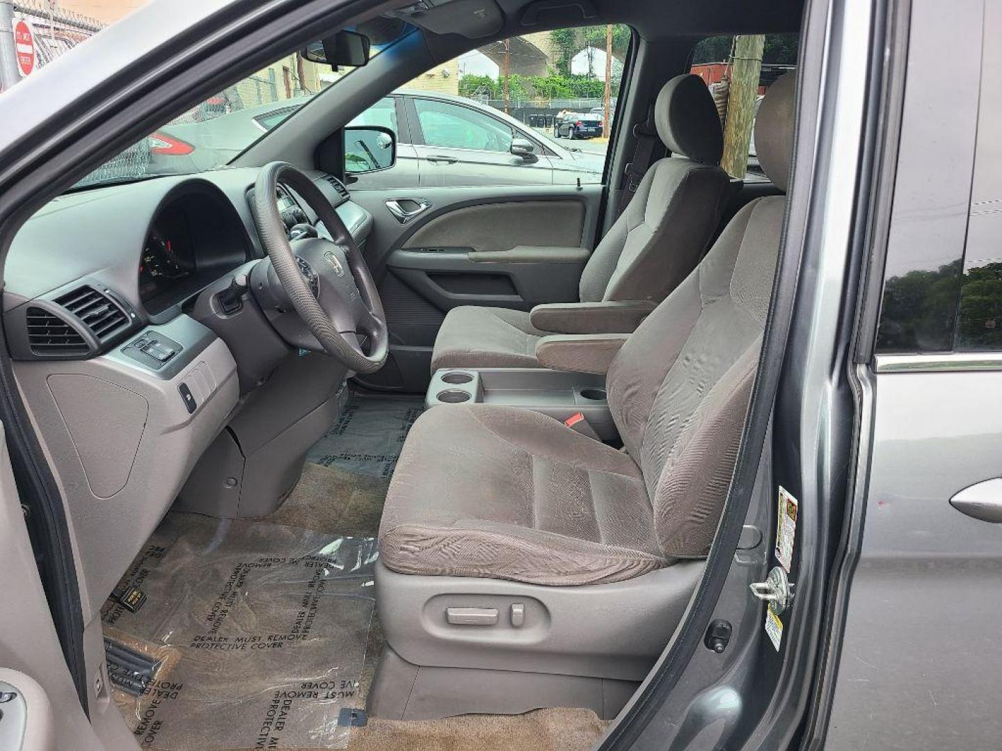 2009 SILVER HONDA ODYSSEY EX (5FNRL38449B) with an 3.5L engine, Automatic transmission, located at 117 North Cameron Street, Harrisburg, PA, 17101, (717) 963-8962, 40.266762, -76.875259 - WE FINANCE!!! Good Credit/ Bad Credit/ No Credit - ALL Trade-Ins Welcomed!!! ***Guaranteed Credit Approval*** APPLY ONLINE or CALL us TODAY ;) Internet Prices and Marketplace Prices are SPECIAL discounted ***CASH DEALS*** Retail Prices are higher. Please call us to discuss your cash and finan - Photo#15