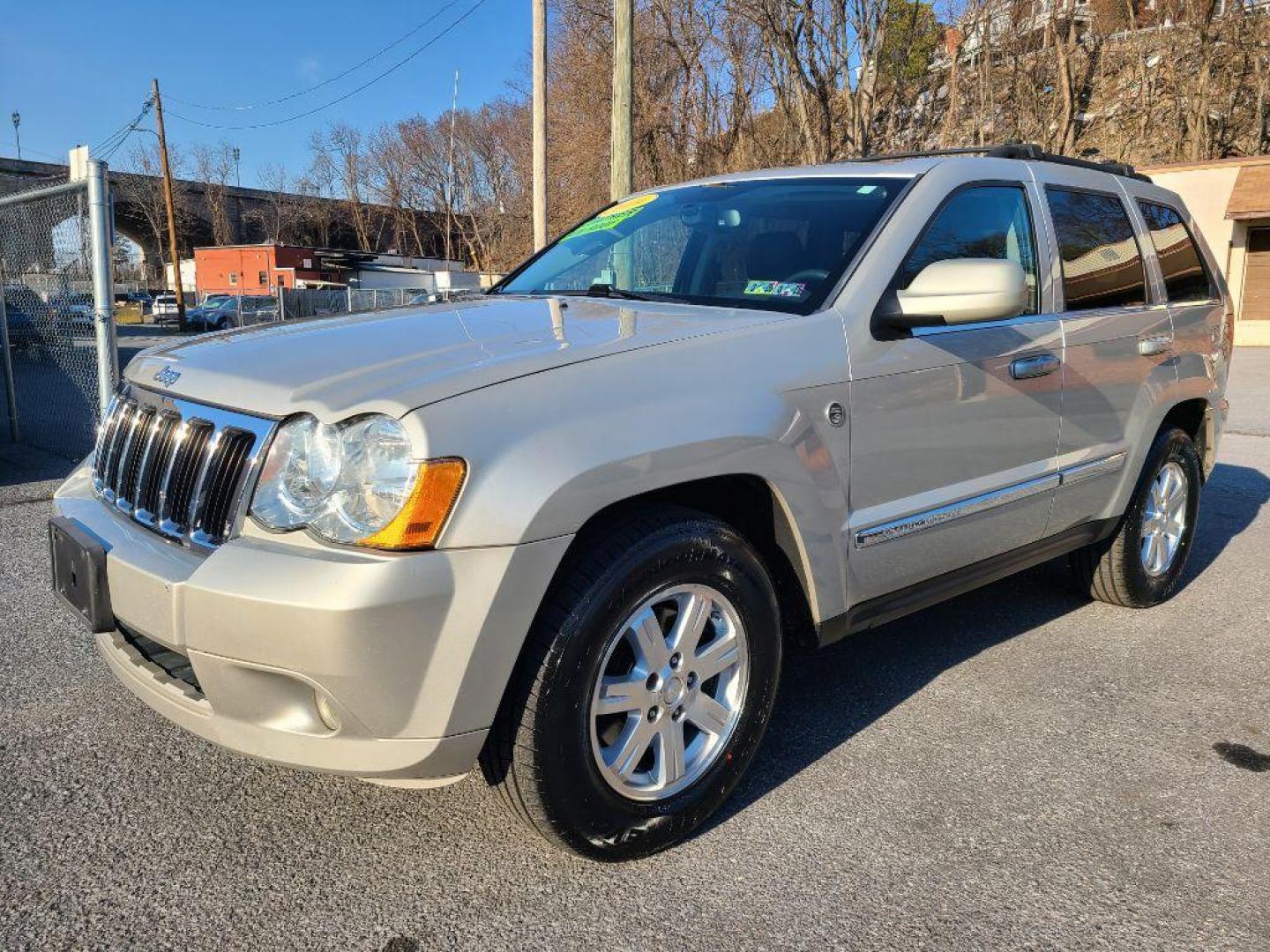 2009 GRAY JEEP GRAND CHEROKEE LIMITED (1J8HR58P99C) with an 4.7L engine, Automatic transmission, located at 117 North Cameron Street, Harrisburg, PA, 17101, (717) 963-8962, 40.266762, -76.875259 - WE FINANCE!!! Good Credit/ Bad Credit/ No Credit - ALL Trade-Ins Welcomed!!! ***Guaranteed Credit Approval*** APPLY ONLINE or CALL us TODAY ;) Internet Prices and Marketplace Prices are SPECIAL discounted ***CASH DEALS*** Retail Prices are higher. Please call us to discuss your cash and finan - Photo#0