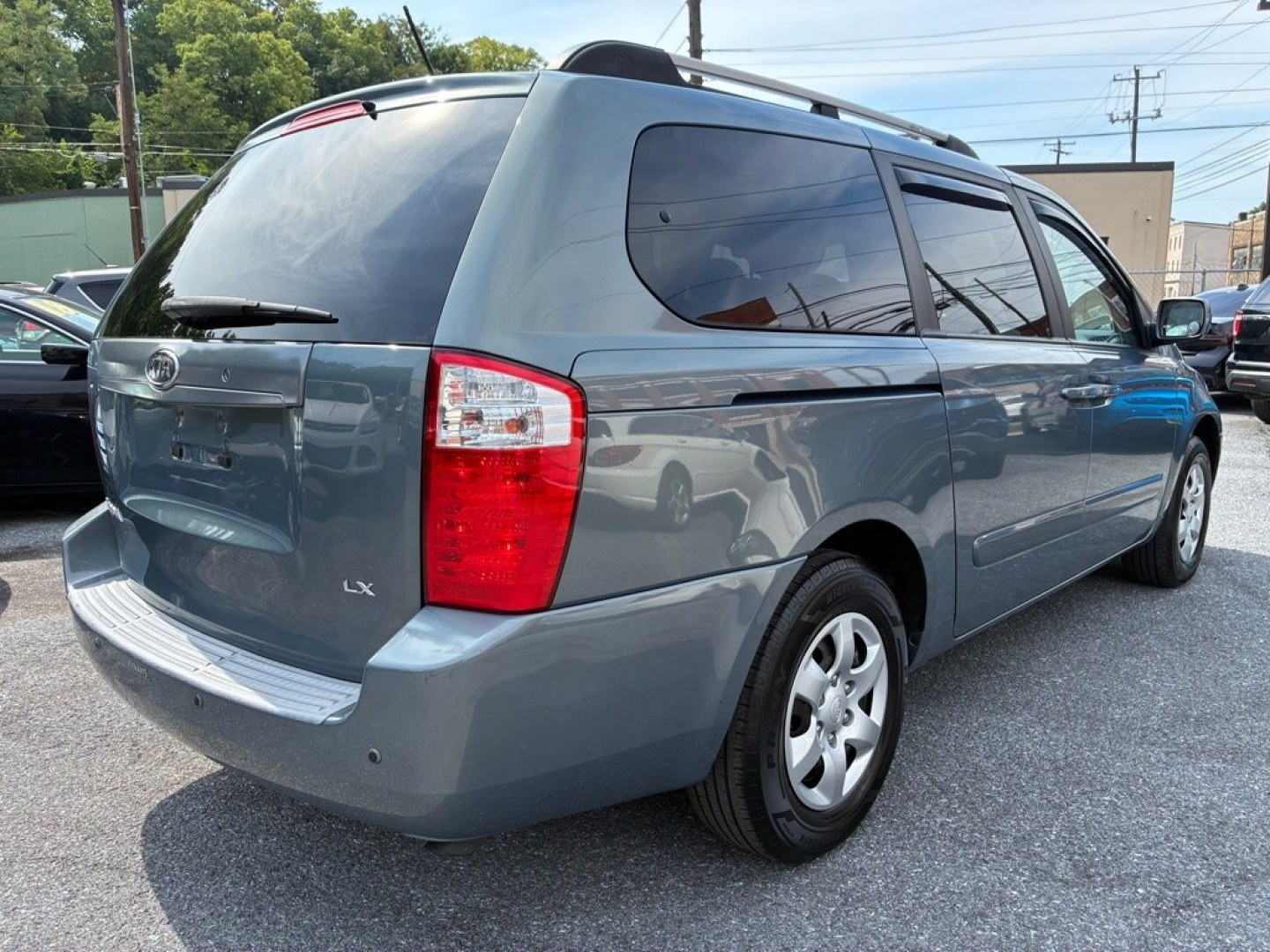 2009 BLUE KIA SEDONA EX (KNDMB233996) with an 3.8L engine, Automatic transmission, located at 117 North Cameron Street, Harrisburg, PA, 17101, (717) 963-8962, 40.266762, -76.875259 - WE FINANCE!!! MOST vehicles are available for financing. Good Credit/ Challenged Credit/ No Credit - ALL Trade-Ins Welcomed!!! APPLY ONLINE or CALL us TODAY Please call us to discuss your cash and/or financing options. Thanks for checking our inventory! We're here to help.- Photo#4