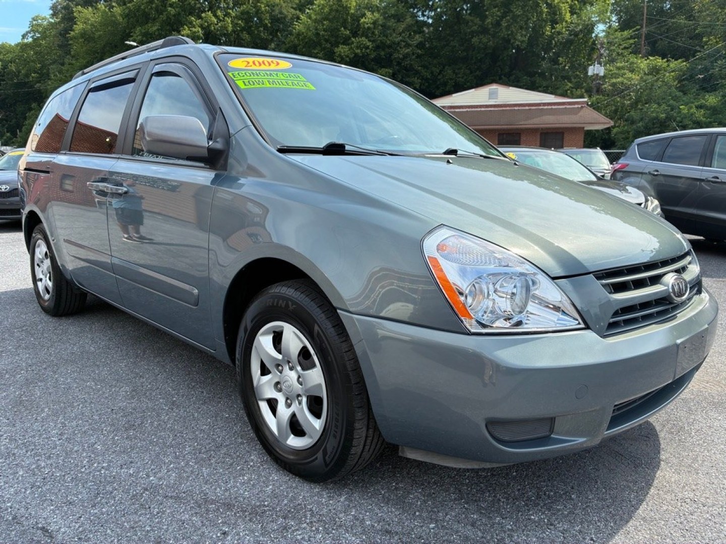 2009 BLUE KIA SEDONA EX (KNDMB233996) with an 3.8L engine, Automatic transmission, located at 117 North Cameron Street, Harrisburg, PA, 17101, (717) 963-8962, 40.266762, -76.875259 - WE FINANCE!!! MOST vehicles are available for financing. Good Credit/ Challenged Credit/ No Credit - ALL Trade-Ins Welcomed!!! APPLY ONLINE or CALL us TODAY Please call us to discuss your cash and/or financing options. Thanks for checking our inventory! We're here to help.- Photo#6