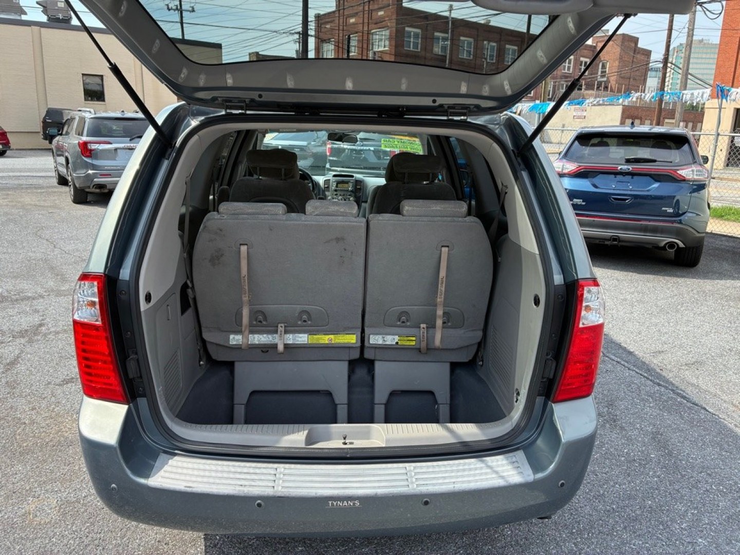 2009 BLUE KIA SEDONA EX (KNDMB233996) with an 3.8L engine, Automatic transmission, located at 117 North Cameron Street, Harrisburg, PA, 17101, (717) 963-8962, 40.266762, -76.875259 - WE FINANCE!!! MOST vehicles are available for financing. Good Credit/ Challenged Credit/ No Credit - ALL Trade-Ins Welcomed!!! APPLY ONLINE or CALL us TODAY Please call us to discuss your cash and/or financing options. Thanks for checking our inventory! We're here to help.- Photo#11