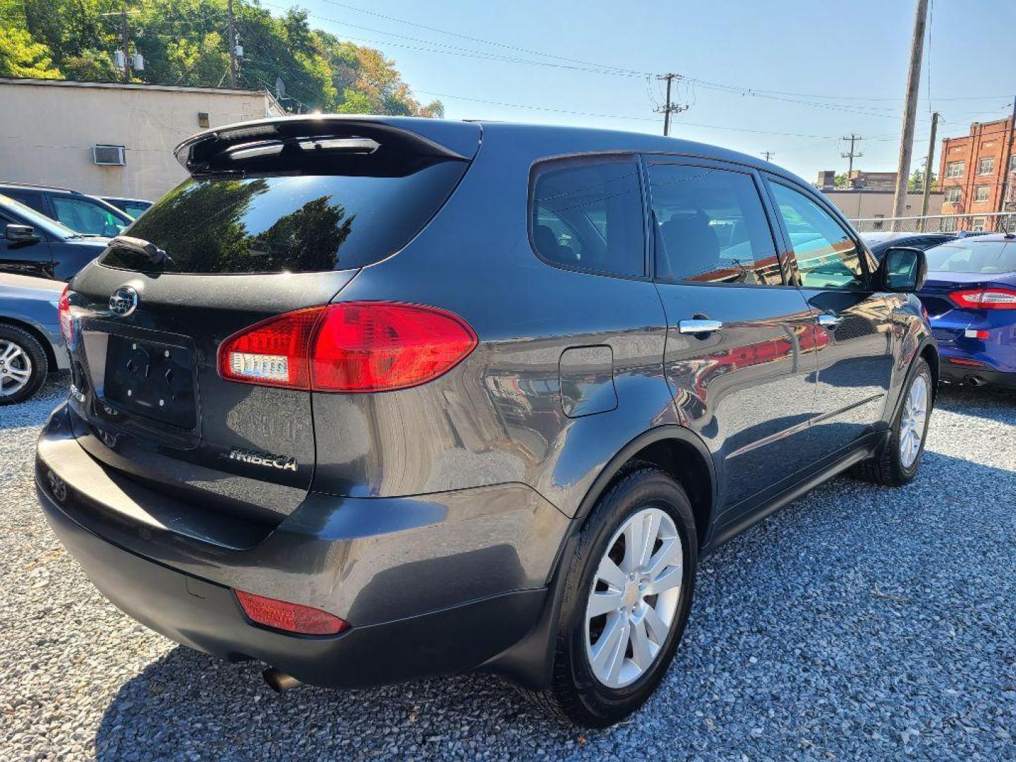 2009 GRAY SUBARU TRIBECA LIMITED (4S4WX92D994) with an 3.6L engine, Automatic transmission, located at 117 North Cameron Street, Harrisburg, PA, 17101, (717) 963-8962, 40.266762, -76.875259 - WE FINANCE!!! Good Credit/ Bad Credit/ No Credit - ALL Trade-Ins Welcomed!!! ***Guaranteed Credit Approval*** APPLY ONLINE or CALL us TODAY ;) Internet Prices and Marketplace Prices are SPECIAL discounted ***CASH DEALS*** Retail Prices are higher. Please call us to discuss your cash and finan - Photo#4