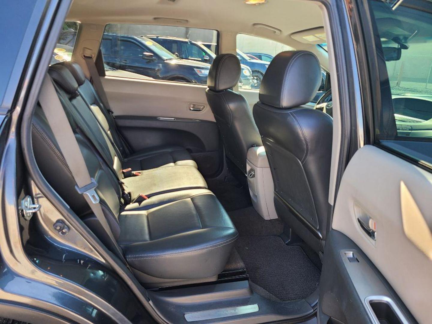 2009 GRAY SUBARU TRIBECA LIMITED (4S4WX92D994) with an 3.6L engine, Automatic transmission, located at 117 North Cameron Street, Harrisburg, PA, 17101, (717) 963-8962, 40.266762, -76.875259 - WE FINANCE!!! Good Credit/ Bad Credit/ No Credit - ALL Trade-Ins Welcomed!!! ***Guaranteed Credit Approval*** APPLY ONLINE or CALL us TODAY ;) Internet Prices and Marketplace Prices are SPECIAL discounted ***CASH DEALS*** Retail Prices are higher. Please call us to discuss your cash and finan - Photo#10