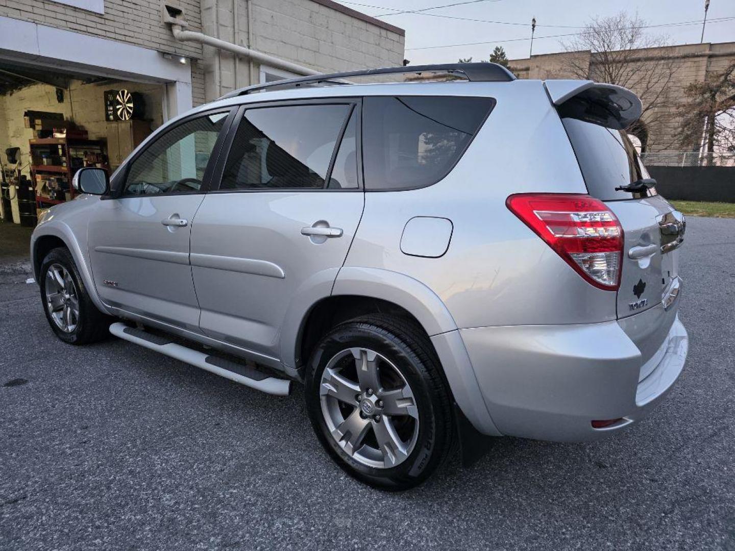2009 SILVER TOYOTA RAV4 SPORT (JTMBK32V395) with an 3.5L engine, Automatic transmission, located at 117 North Cameron Street, Harrisburg, PA, 17101, (717) 963-8962, 40.266762, -76.875259 - WE FINANCE!!! Good Credit/ Bad Credit/ No Credit - ALL Trade-Ins Welcomed!!! ***Guaranteed Credit Approval*** APPLY ONLINE or CALL us TODAY ;) Please call us to discuss your cash and financing options. - Photo#2