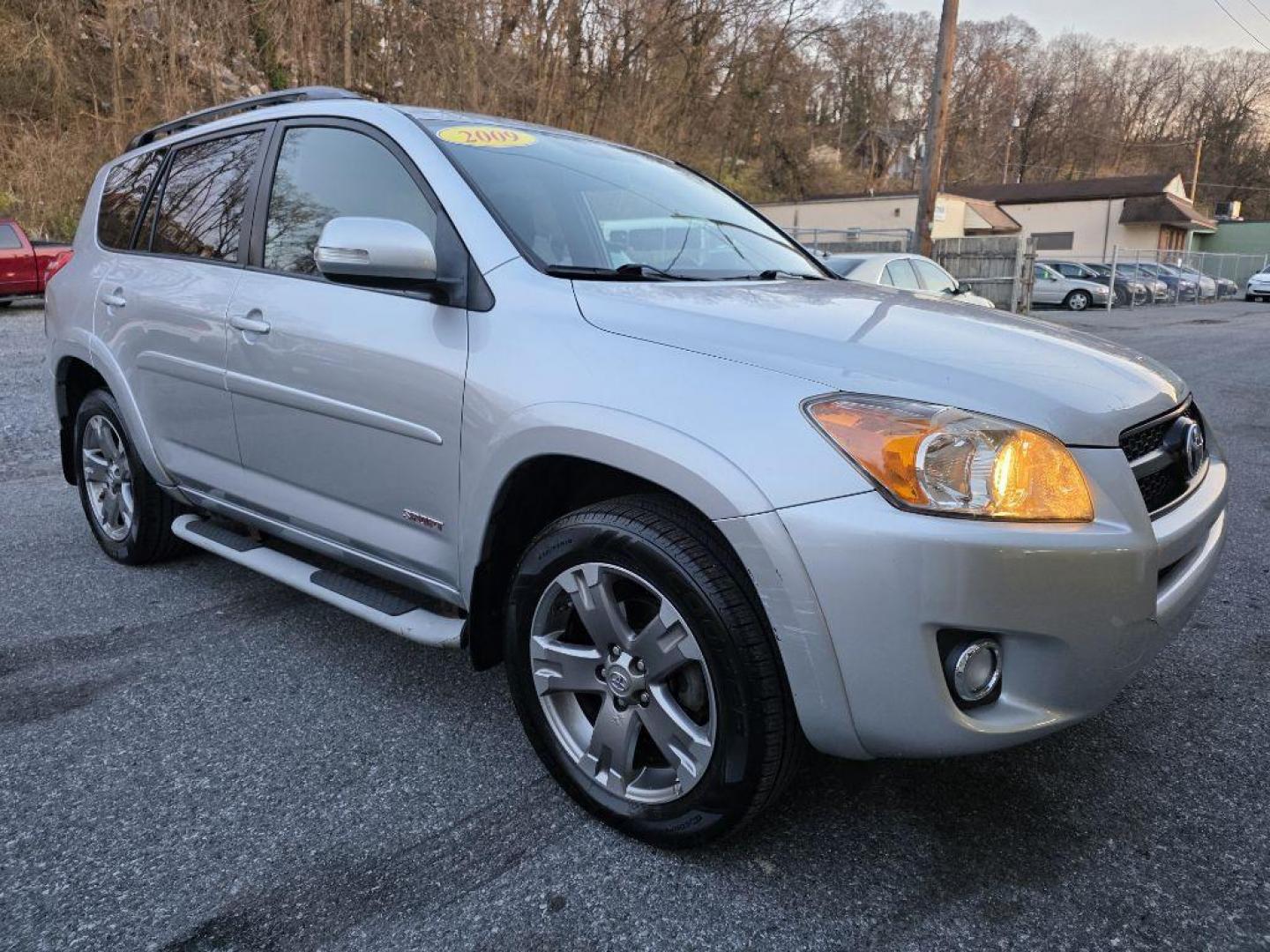 2009 SILVER TOYOTA RAV4 SPORT (JTMBK32V395) with an 3.5L engine, Automatic transmission, located at 117 North Cameron Street, Harrisburg, PA, 17101, (717) 963-8962, 40.266762, -76.875259 - WE FINANCE!!! Good Credit/ Bad Credit/ No Credit - ALL Trade-Ins Welcomed!!! ***Guaranteed Credit Approval*** APPLY ONLINE or CALL us TODAY ;) Please call us to discuss your cash and financing options. - Photo#6
