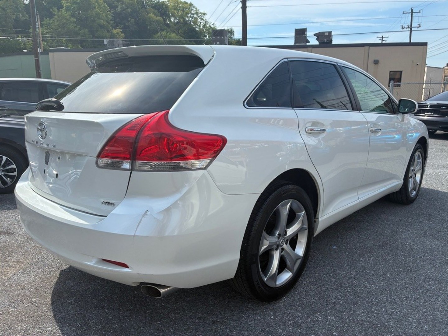 2009 WHITE TOYOTA VENZA (4T3BK11A29U) with an 3.5L engine, Automatic transmission, located at 117 North Cameron Street, Harrisburg, PA, 17101, (717) 963-8962, 40.266762, -76.875259 - WE FINANCE!!! MOST vehicles are available for financing. Good Credit/ Challenged Credit/ No Credit - ALL Trade-Ins Welcomed!!! APPLY ONLINE or CALL us TODAY Please call us to discuss your cash and/or financing options. Thanks for checking our inventory! We're here to help.- Photo#4