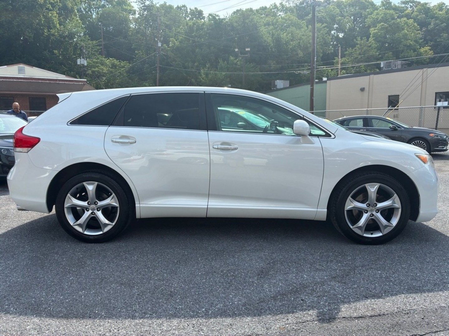 2009 WHITE TOYOTA VENZA (4T3BK11A29U) with an 3.5L engine, Automatic transmission, located at 117 North Cameron Street, Harrisburg, PA, 17101, (717) 963-8962, 40.266762, -76.875259 - WE FINANCE!!! MOST vehicles are available for financing. Good Credit/ Challenged Credit/ No Credit - ALL Trade-Ins Welcomed!!! APPLY ONLINE or CALL us TODAY Please call us to discuss your cash and/or financing options. Thanks for checking our inventory! We're here to help.- Photo#5