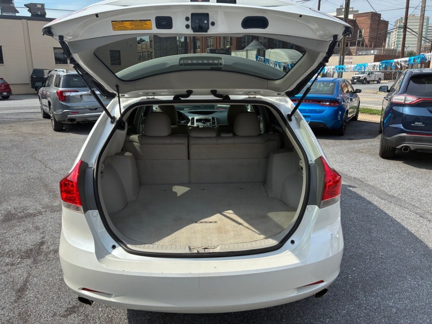 2009 WHITE TOYOTA VENZA (4T3BK11A29U) with an 3.5L engine, Automatic transmission, located at 117 North Cameron Street, Harrisburg, PA, 17101, (717) 963-8962, 40.266762, -76.875259 - WE FINANCE!!! MOST vehicles are available for financing. Good Credit/ Challenged Credit/ No Credit - ALL Trade-Ins Welcomed!!! APPLY ONLINE or CALL us TODAY Please call us to discuss your cash and/or financing options. Thanks for checking our inventory! We're here to help.- Photo#10