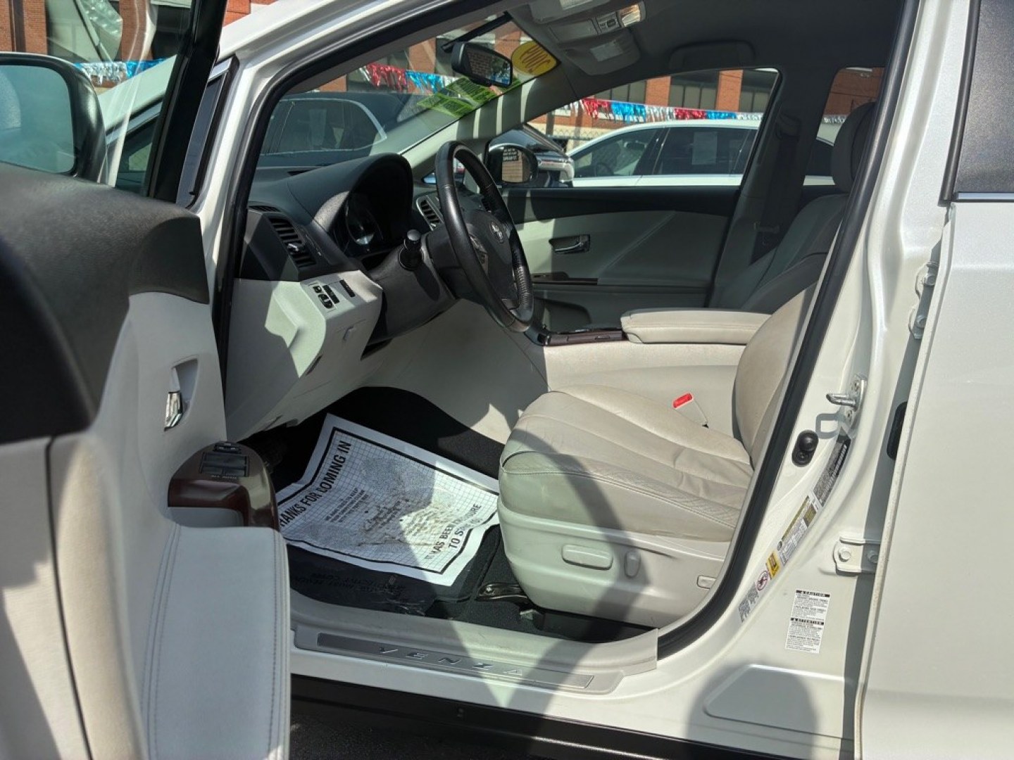 2009 WHITE TOYOTA VENZA (4T3BK11A29U) with an 3.5L engine, Automatic transmission, located at 117 North Cameron Street, Harrisburg, PA, 17101, (717) 963-8962, 40.266762, -76.875259 - WE FINANCE!!! MOST vehicles are available for financing. Good Credit/ Challenged Credit/ No Credit - ALL Trade-Ins Welcomed!!! APPLY ONLINE or CALL us TODAY Please call us to discuss your cash and/or financing options. Thanks for checking our inventory! We're here to help.- Photo#13