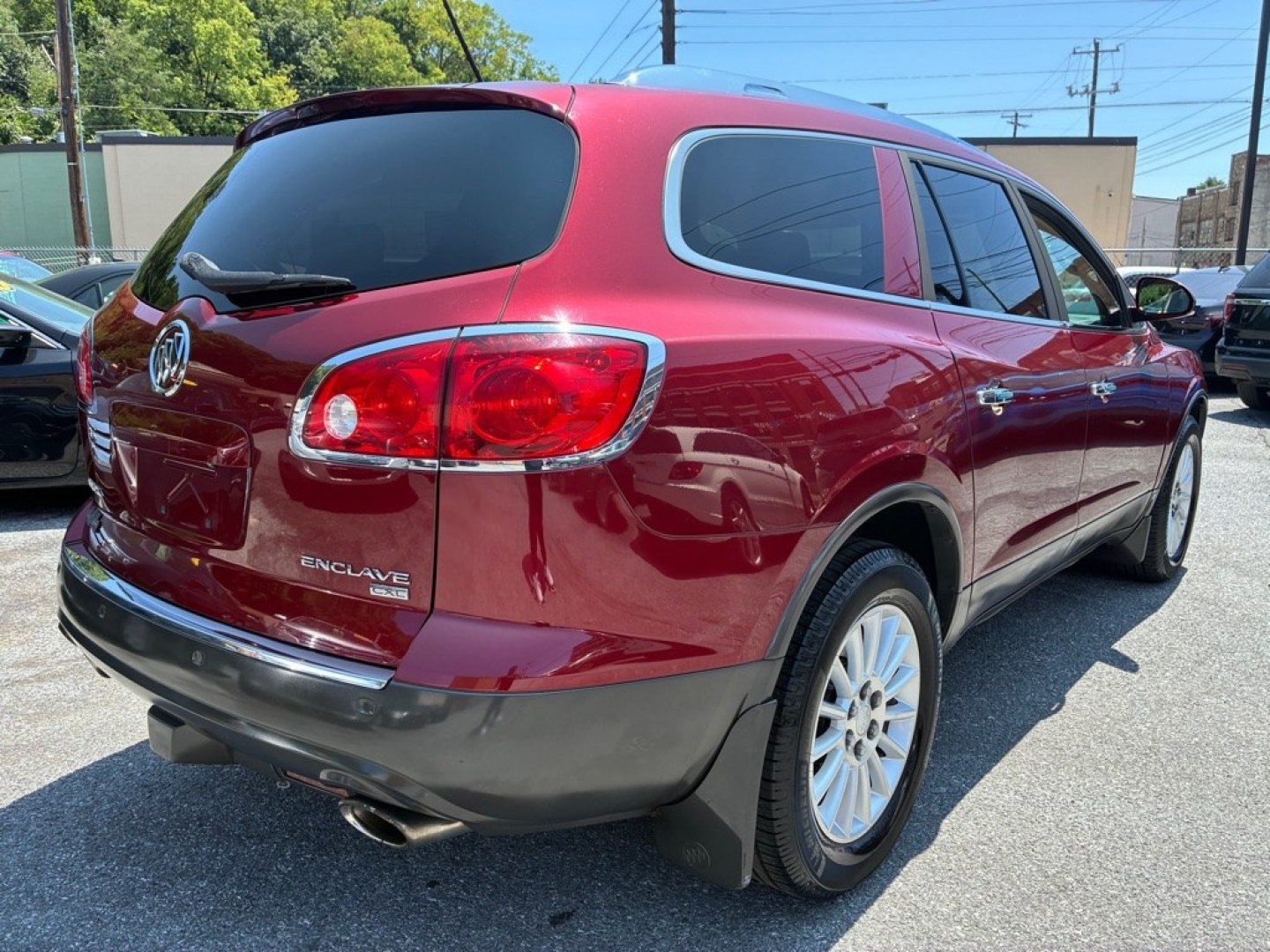 2010 RED BUICK ENCLAVE CXL (5GALVBED2AJ) with an 3.6L engine, Automatic transmission, located at 117 North Cameron Street, Harrisburg, PA, 17101, (717) 963-8962, 40.266762, -76.875259 - WE FINANCE!!! MOST vehicles are available for financing. Good Credit/ Challenged Credit/ No Credit - ALL Trade-Ins Welcomed!!! APPLY ONLINE or CALL us TODAY Please call us to discuss your cash and/or financing options. Thanks for checking our inventory! We're here to help.- Photo#4