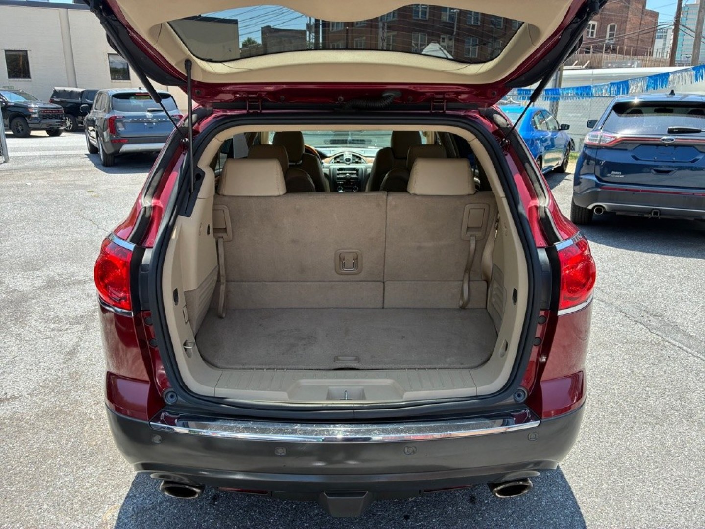 2010 RED BUICK ENCLAVE CXL (5GALVBED2AJ) with an 3.6L engine, Automatic transmission, located at 117 North Cameron Street, Harrisburg, PA, 17101, (717) 963-8962, 40.266762, -76.875259 - WE FINANCE!!! MOST vehicles are available for financing. Good Credit/ Challenged Credit/ No Credit - ALL Trade-Ins Welcomed!!! APPLY ONLINE or CALL us TODAY Please call us to discuss your cash and/or financing options. Thanks for checking our inventory! We're here to help.- Photo#11