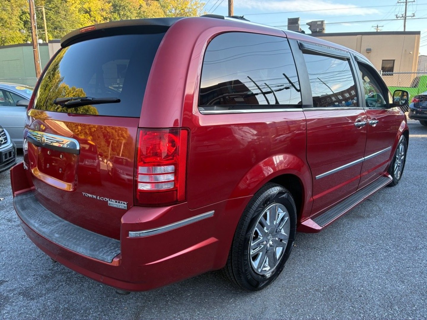 2010 RED CHRYSLER TOWN and COUNTRY LIMITED (2A4RR6DX9AR) with an 4.0L engine, Automatic transmission, located at 117 North Cameron Street, Harrisburg, PA, 17101, (717) 963-8962, 40.266762, -76.875259 - WE FINANCE!!! MOST vehicles are available for financing. Good Credit/ Challenged Credit/ No Credit - ALL Trade-Ins Welcomed!!! APPLY ONLINE or CALL us TODAY Please call us to discuss your cash and/or financing options. Thanks for checking our inventory! We're here to help.- Photo#4