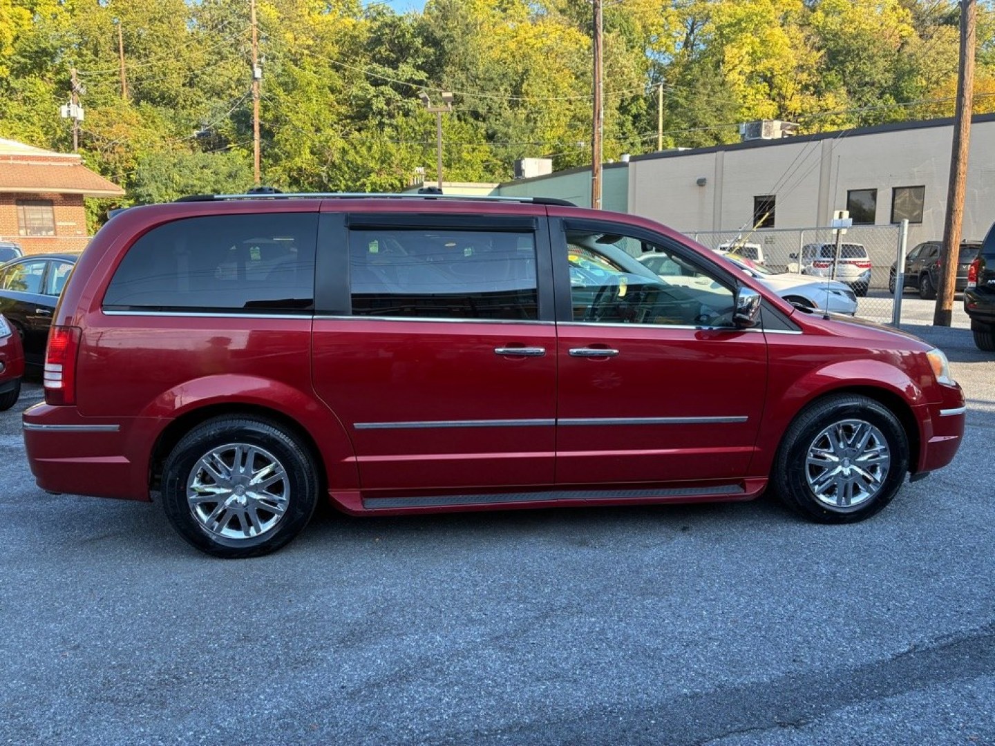 2010 RED CHRYSLER TOWN and COUNTRY LIMITED (2A4RR6DX9AR) with an 4.0L engine, Automatic transmission, located at 117 North Cameron Street, Harrisburg, PA, 17101, (717) 963-8962, 40.266762, -76.875259 - WE FINANCE!!! MOST vehicles are available for financing. Good Credit/ Challenged Credit/ No Credit - ALL Trade-Ins Welcomed!!! APPLY ONLINE or CALL us TODAY Please call us to discuss your cash and/or financing options. Thanks for checking our inventory! We're here to help.- Photo#5