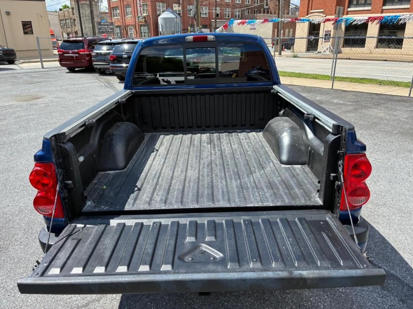 2010 BLUE DODGE DAKOTA TRX (1D7CW7GP2AS) with an 4.7L engine, Automatic transmission, located at 117 North Cameron Street, Harrisburg, PA, 17101, (717) 963-8962, 40.266762, -76.875259 - WE FINANCE!!! MOST vehicles are available for financing. Good Credit/ Challenged Credit/ No Credit - ALL Trade-Ins Welcomed!!! APPLY ONLINE or CALL us TODAY Please call us to discuss your cash and/or financing options. Thanks for checking our inventory! We're here to help. - Photo#10