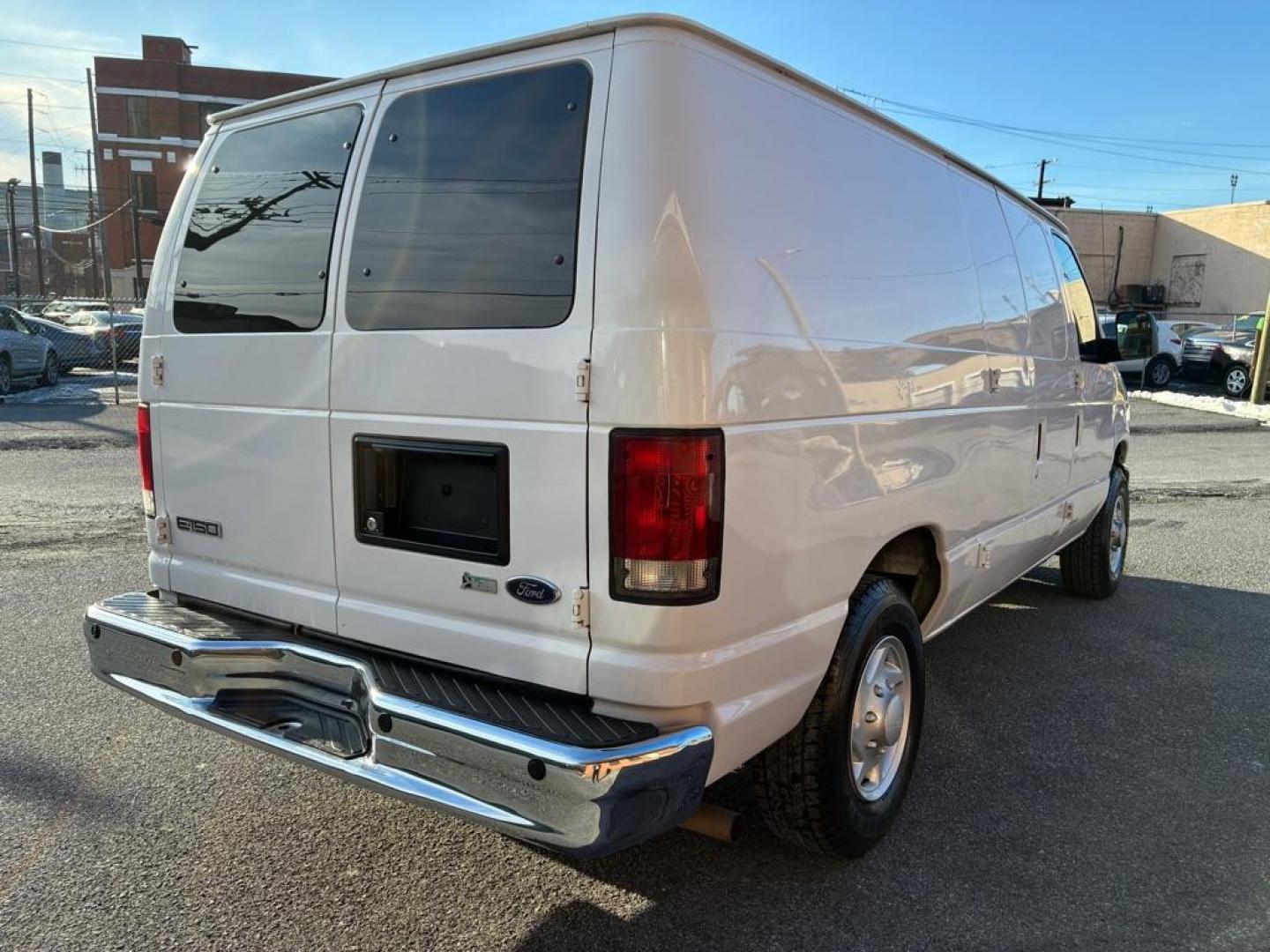 2010 WHITE FORD ECONOLINE E150 VAN (1FTNE1EW8AD) with an 4.6L engine, Automatic transmission, located at 117 North Cameron Street, Harrisburg, PA, 17101, (717) 963-8962, 40.266762, -76.875259 - WE FINANCE!!! Good Credit/ Challenged Credit/ No Credit - ALL Trade-Ins Welcomed!!! APPLY ONLINE or CALL us TODAY ;) Please call us to discuss your cash and/or financing options. - Photo#4