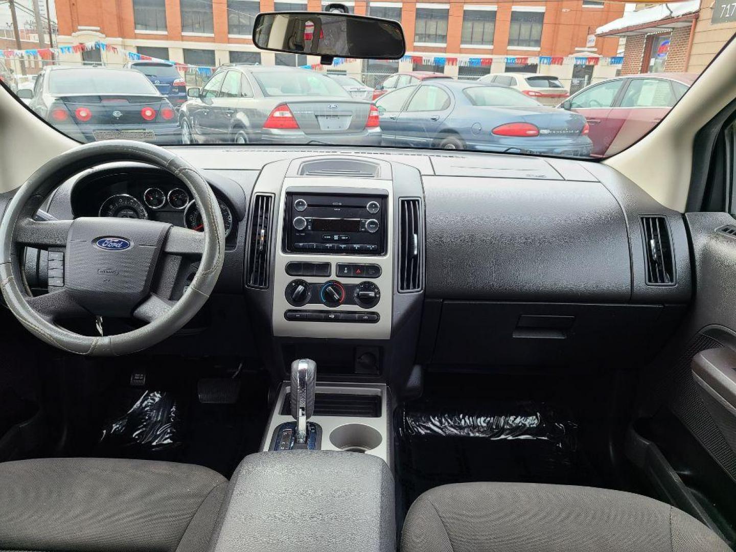 2010 WHITE FORD EDGE SE (2FMDK3GC5AB) with an 3.5L engine, Automatic transmission, located at 117 North Cameron Street, Harrisburg, PA, 17101, (717) 963-8962, 40.266762, -76.875259 - WE FINANCE!!! Good Credit/ Bad Credit/ No Credit - ALL Trade-Ins Welcomed!!! ***Guaranteed Credit Approval*** APPLY ONLINE or CALL us TODAY ;) Internet Prices and Marketplace Prices are SPECIAL discounted ***CASH DEALS*** Retail Prices are higher. Please call us to discuss your cash and finan - Photo#9