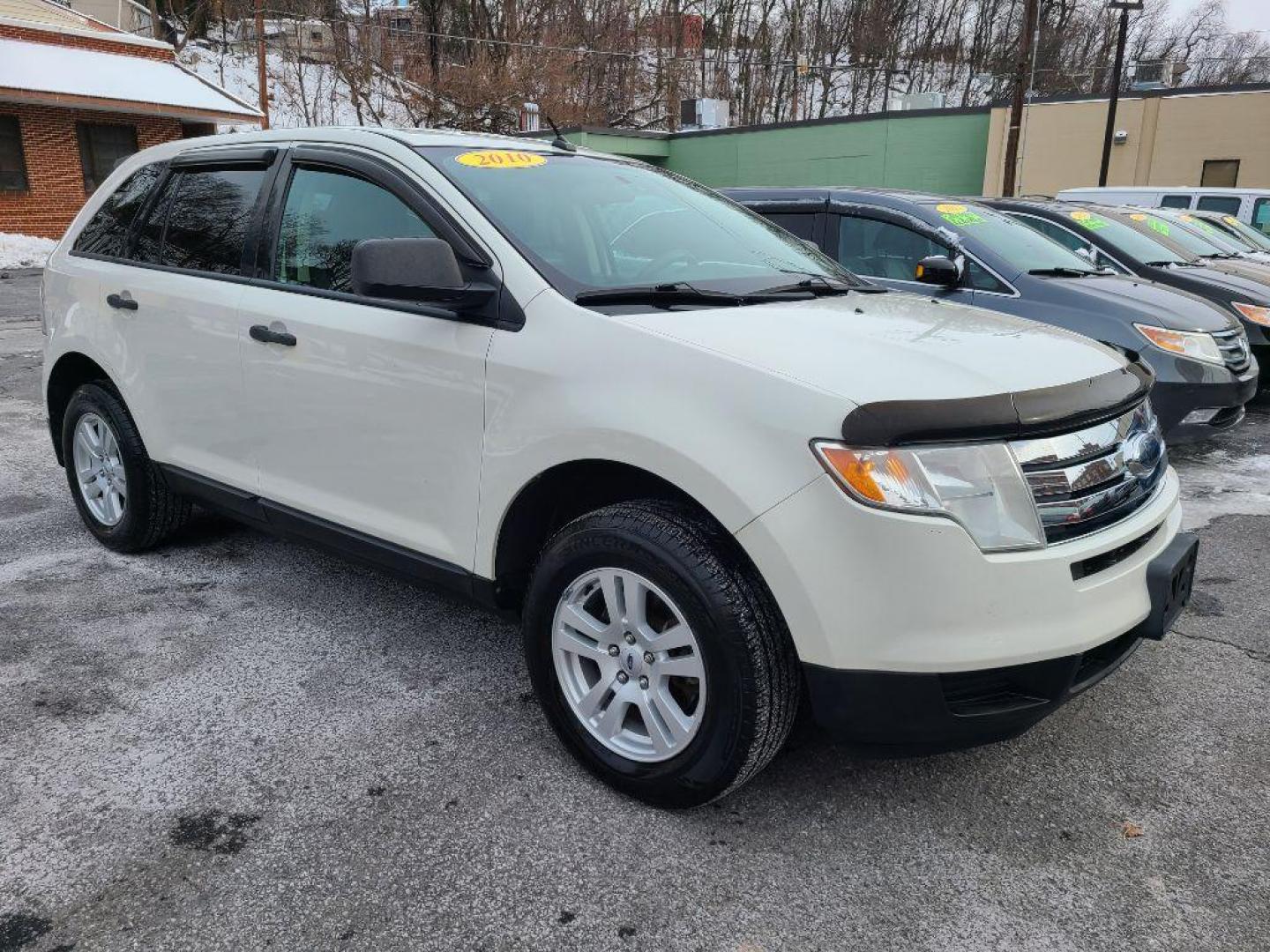 2010 WHITE FORD EDGE SE (2FMDK3GC5AB) with an 3.5L engine, Automatic transmission, located at 117 North Cameron Street, Harrisburg, PA, 17101, (717) 963-8962, 40.266762, -76.875259 - WE FINANCE!!! Good Credit/ Bad Credit/ No Credit - ALL Trade-Ins Welcomed!!! ***Guaranteed Credit Approval*** APPLY ONLINE or CALL us TODAY ;) Internet Prices and Marketplace Prices are SPECIAL discounted ***CASH DEALS*** Retail Prices are higher. Please call us to discuss your cash and finan - Photo#6