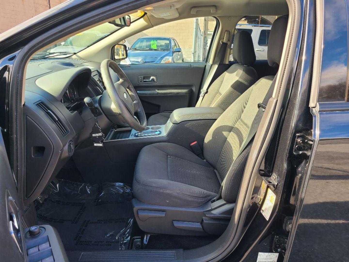 2010 BLACK FORD EDGE SE (2FMDK3GC9AB) with an 3.5L engine, Automatic transmission, located at 117 North Cameron Street, Harrisburg, PA, 17101, (717) 963-8962, 40.266762, -76.875259 - WE FINANCE!!! Good Credit/ Bad Credit/ No Credit - ALL Trade-Ins Welcomed!!! ***Guaranteed Credit Approval*** APPLY ONLINE or CALL us TODAY ;) Internet Prices and Marketplace Prices are SPECIAL discounted ***CASH DEALS*** Retail Prices are higher. Please call us to discuss your cash and finan - Photo#11