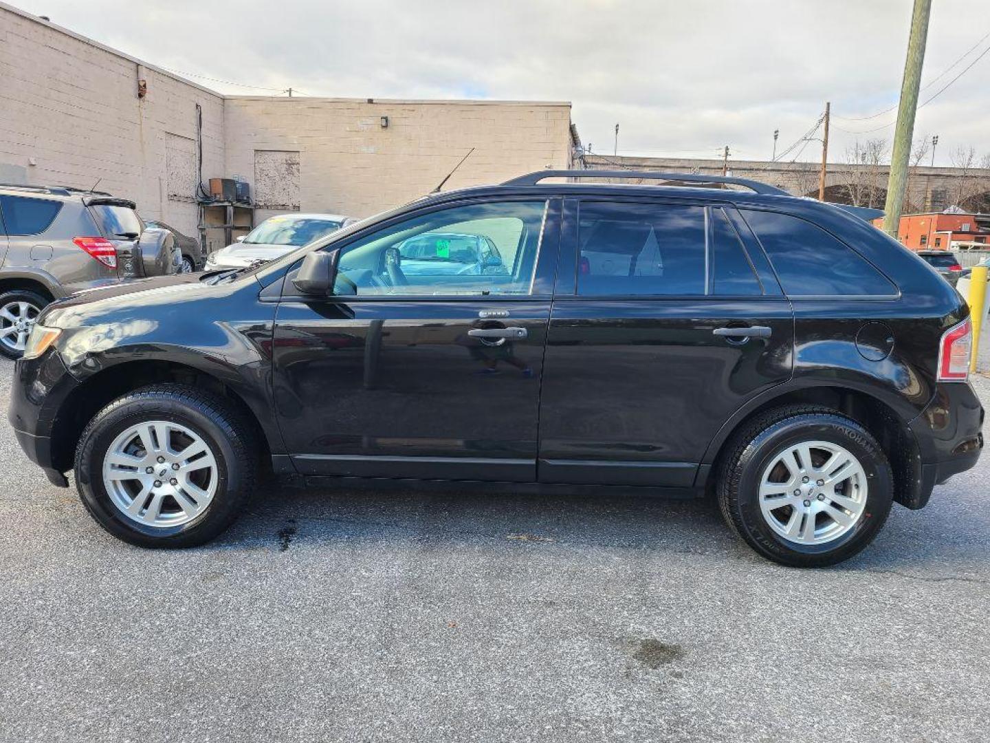 2010 BLACK FORD EDGE SE (2FMDK3GC9AB) with an 3.5L engine, Automatic transmission, located at 117 North Cameron Street, Harrisburg, PA, 17101, (717) 963-8962, 40.266762, -76.875259 - WE FINANCE!!! Good Credit/ Bad Credit/ No Credit - ALL Trade-Ins Welcomed!!! ***Guaranteed Credit Approval*** APPLY ONLINE or CALL us TODAY ;) Internet Prices and Marketplace Prices are SPECIAL discounted ***CASH DEALS*** Retail Prices are higher. Please call us to discuss your cash and finan - Photo#1