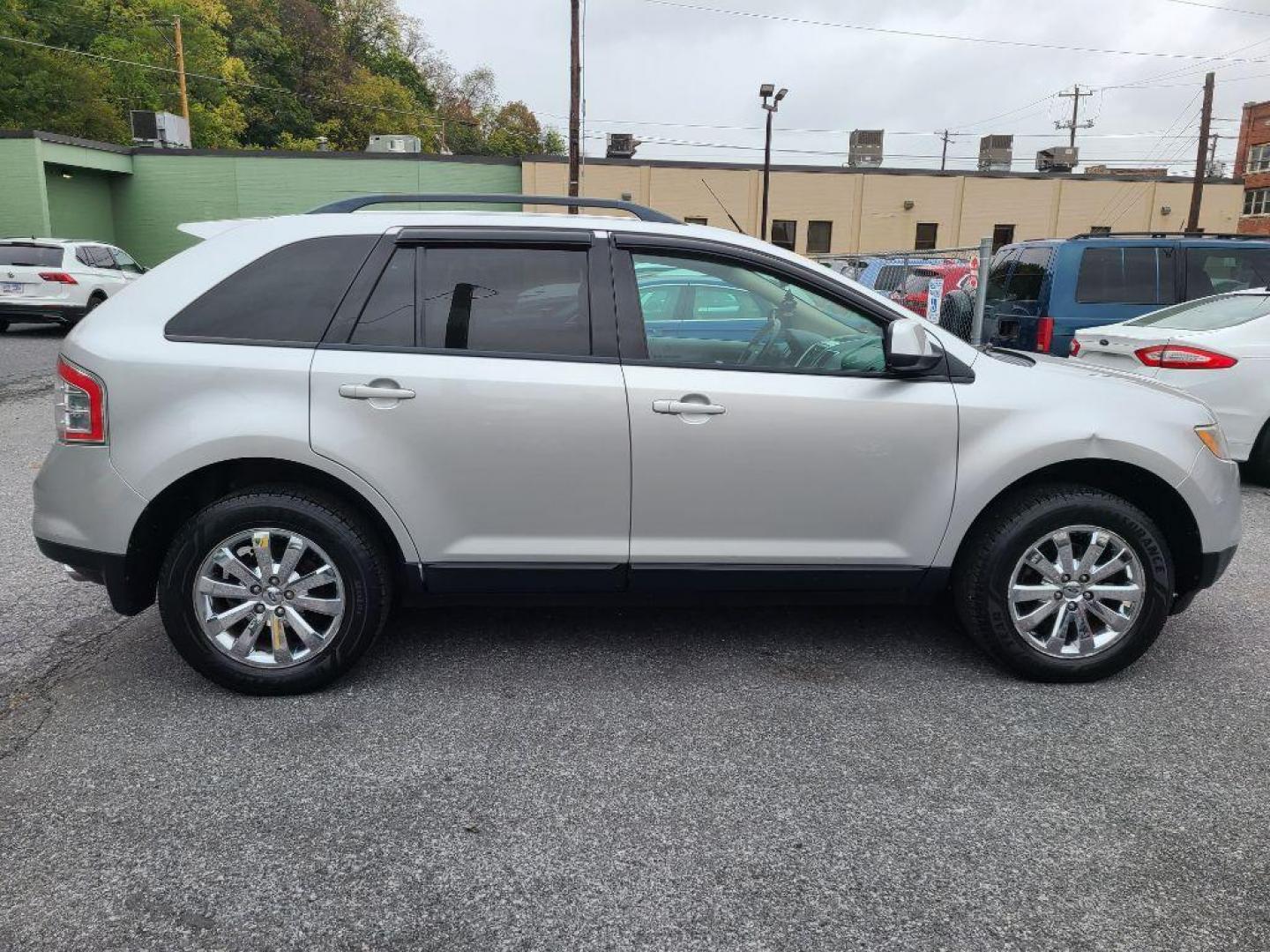 2010 SILVER FORD EDGE SEL (2FMDK4JC2AB) with an 3.5L engine, Automatic transmission, located at 117 North Cameron Street, Harrisburg, PA, 17101, (717) 963-8962, 40.266762, -76.875259 - WE FINANCE!!! Good Credit/ Bad Credit/ No Credit - ALL Trade-Ins Welcomed!!! ***Guaranteed Credit Approval*** APPLY ONLINE or CALL us TODAY ;) Please call us to discuss your cash and financing options. - Photo#5