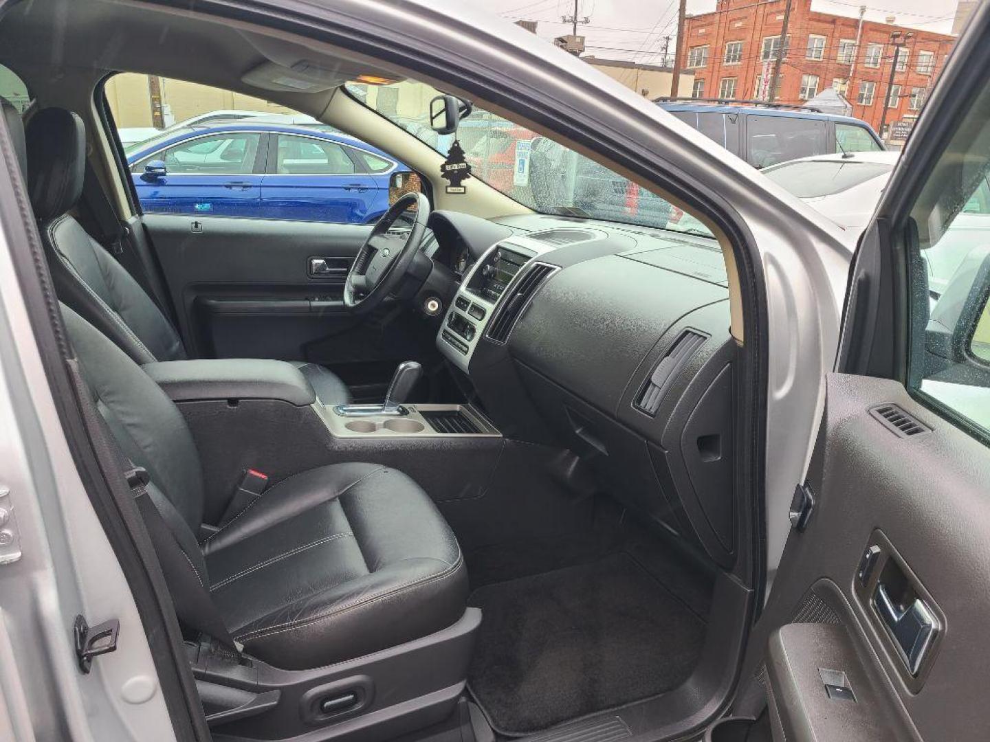 2010 SILVER FORD EDGE SEL (2FMDK4JC2AB) with an 3.5L engine, Automatic transmission, located at 117 North Cameron Street, Harrisburg, PA, 17101, (717) 963-8962, 40.266762, -76.875259 - WE FINANCE!!! Good Credit/ Bad Credit/ No Credit - ALL Trade-Ins Welcomed!!! ***Guaranteed Credit Approval*** APPLY ONLINE or CALL us TODAY ;) Please call us to discuss your cash and financing options. - Photo#8