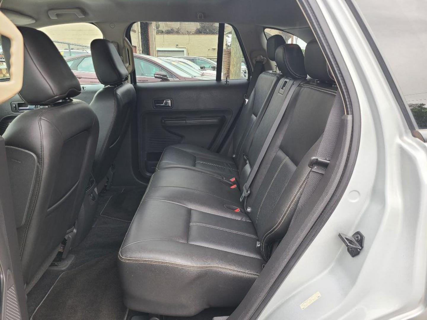 2010 SILVER FORD EDGE SEL (2FMDK4JC2AB) with an 3.5L engine, Automatic transmission, located at 117 North Cameron Street, Harrisburg, PA, 17101, (717) 963-8962, 40.266762, -76.875259 - WE FINANCE!!! Good Credit/ Bad Credit/ No Credit - ALL Trade-Ins Welcomed!!! ***Guaranteed Credit Approval*** APPLY ONLINE or CALL us TODAY ;) Please call us to discuss your cash and financing options. - Photo#12
