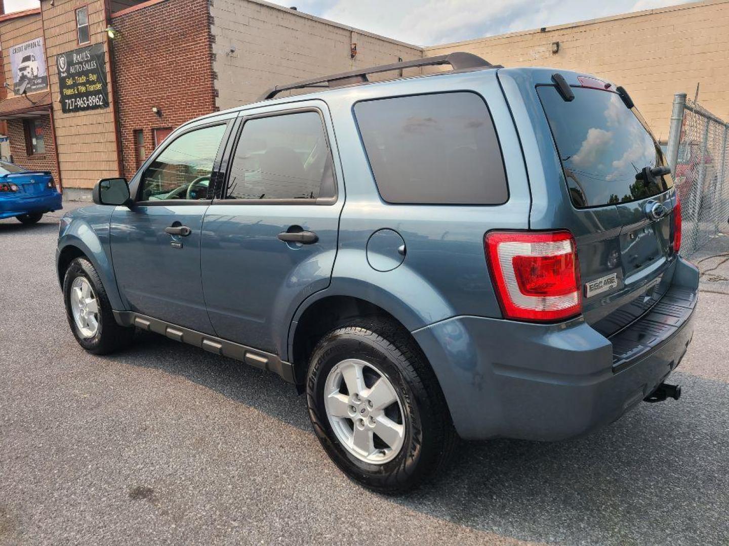 2010 BLUE FORD ESCAPE XLT (1FMCU0D70AK) with an 2.5L engine, Automatic transmission, located at 117 North Cameron Street, Harrisburg, PA, 17101, (717) 963-8962, 40.266762, -76.875259 - WE FINANCE!!! Good Credit/ Bad Credit/ No Credit - ALL Trade-Ins Welcomed!!! ***Guaranteed Credit Approval*** APPLY ONLINE or CALL us TODAY ;) Internet Prices and Marketplace Prices are SPECIAL discounted ***CASH DEALS*** Retail Prices are higher. Please call us to discuss your cash and finan - Photo#2