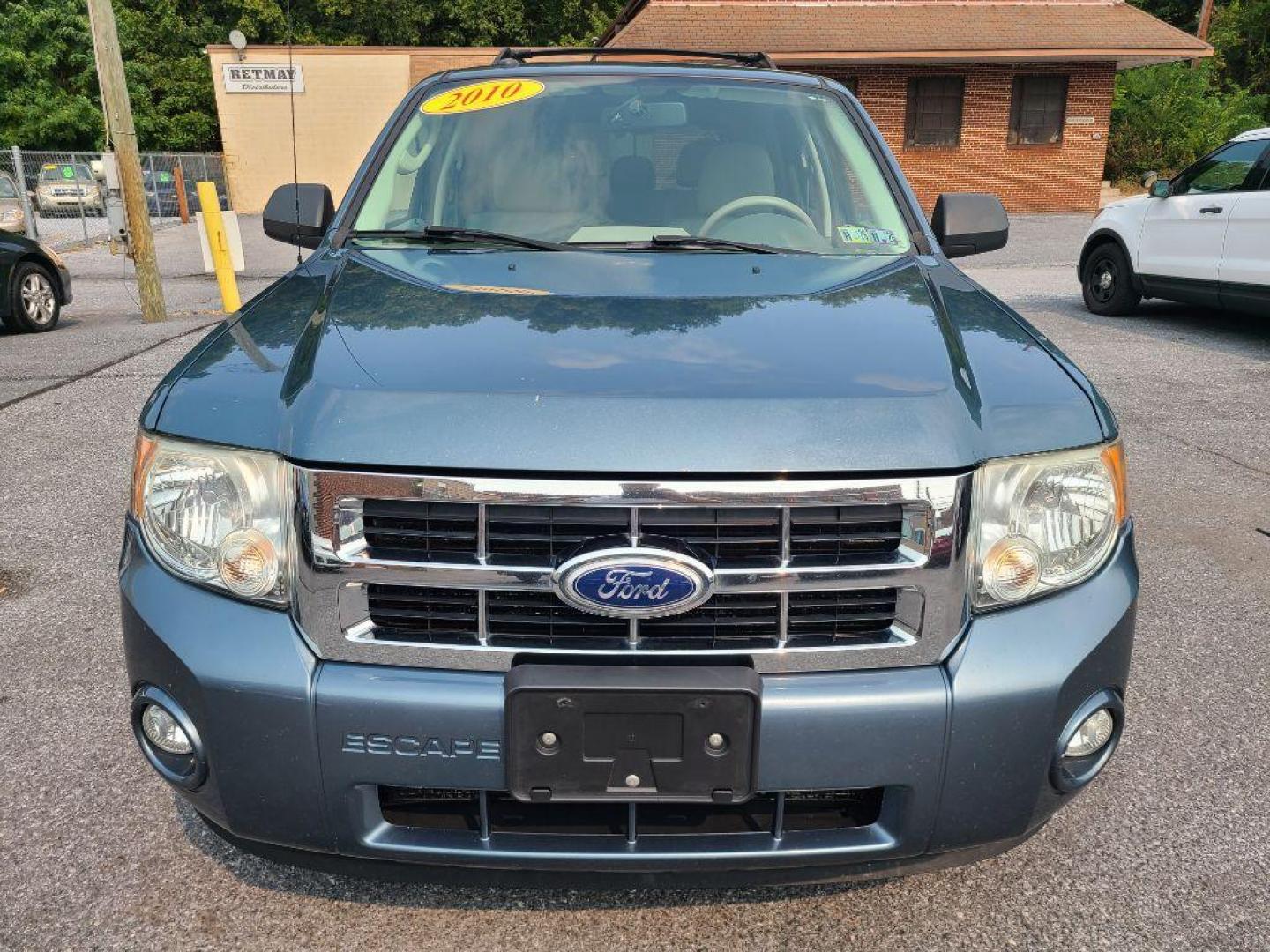 2010 BLUE FORD ESCAPE XLT (1FMCU0D70AK) with an 2.5L engine, Automatic transmission, located at 117 North Cameron Street, Harrisburg, PA, 17101, (717) 963-8962, 40.266762, -76.875259 - WE FINANCE!!! Good Credit/ Bad Credit/ No Credit - ALL Trade-Ins Welcomed!!! ***Guaranteed Credit Approval*** APPLY ONLINE or CALL us TODAY ;) Internet Prices and Marketplace Prices are SPECIAL discounted ***CASH DEALS*** Retail Prices are higher. Please call us to discuss your cash and finan - Photo#7