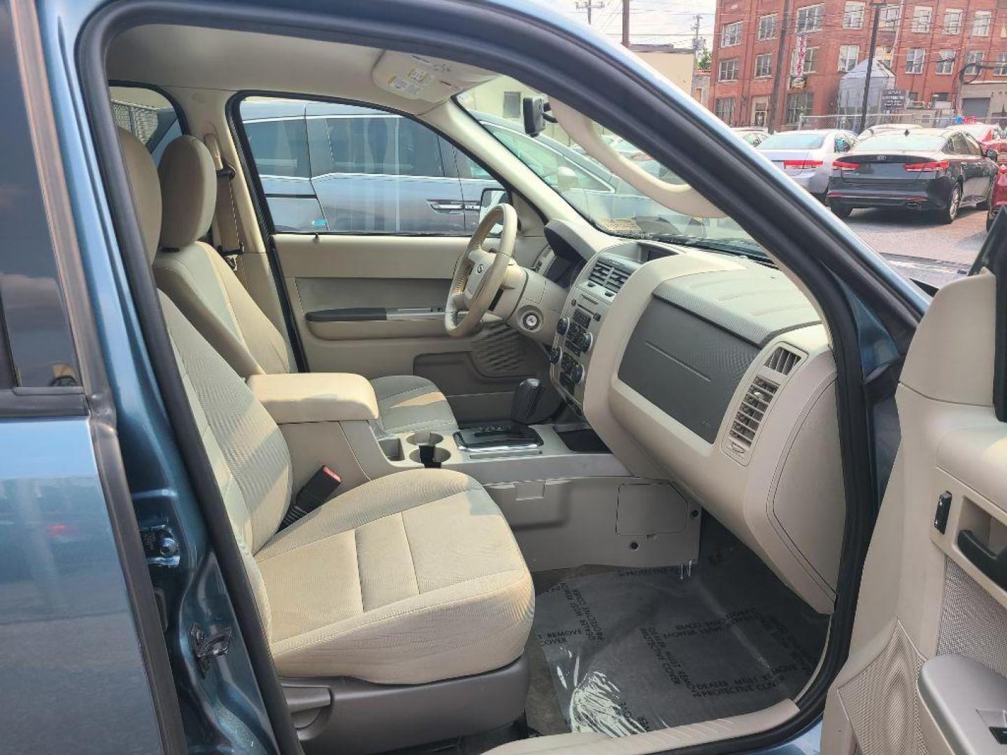 2010 BLUE FORD ESCAPE XLT (1FMCU0D70AK) with an 2.5L engine, Automatic transmission, located at 117 North Cameron Street, Harrisburg, PA, 17101, (717) 963-8962, 40.266762, -76.875259 - WE FINANCE!!! Good Credit/ Bad Credit/ No Credit - ALL Trade-Ins Welcomed!!! ***Guaranteed Credit Approval*** APPLY ONLINE or CALL us TODAY ;) Internet Prices and Marketplace Prices are SPECIAL discounted ***CASH DEALS*** Retail Prices are higher. Please call us to discuss your cash and finan - Photo#8