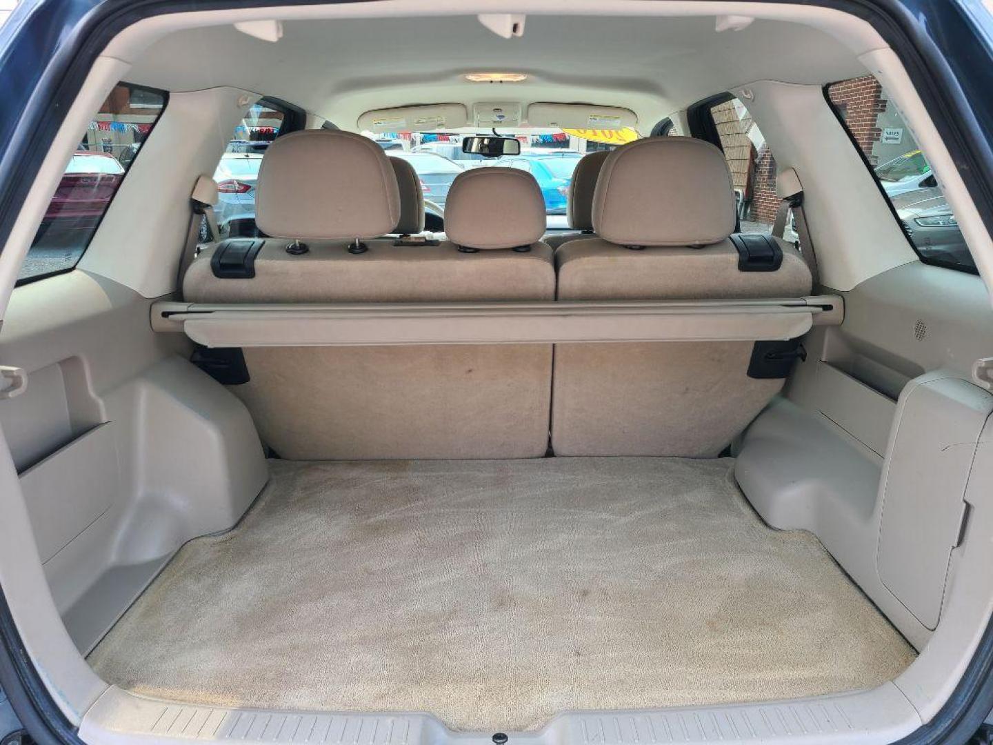 2010 BLUE FORD ESCAPE XLT (1FMCU0D70AK) with an 2.5L engine, Automatic transmission, located at 117 North Cameron Street, Harrisburg, PA, 17101, (717) 963-8962, 40.266762, -76.875259 - WE FINANCE!!! Good Credit/ Bad Credit/ No Credit - ALL Trade-Ins Welcomed!!! ***Guaranteed Credit Approval*** APPLY ONLINE or CALL us TODAY ;) Internet Prices and Marketplace Prices are SPECIAL discounted ***CASH DEALS*** Retail Prices are higher. Please call us to discuss your cash and finan - Photo#11