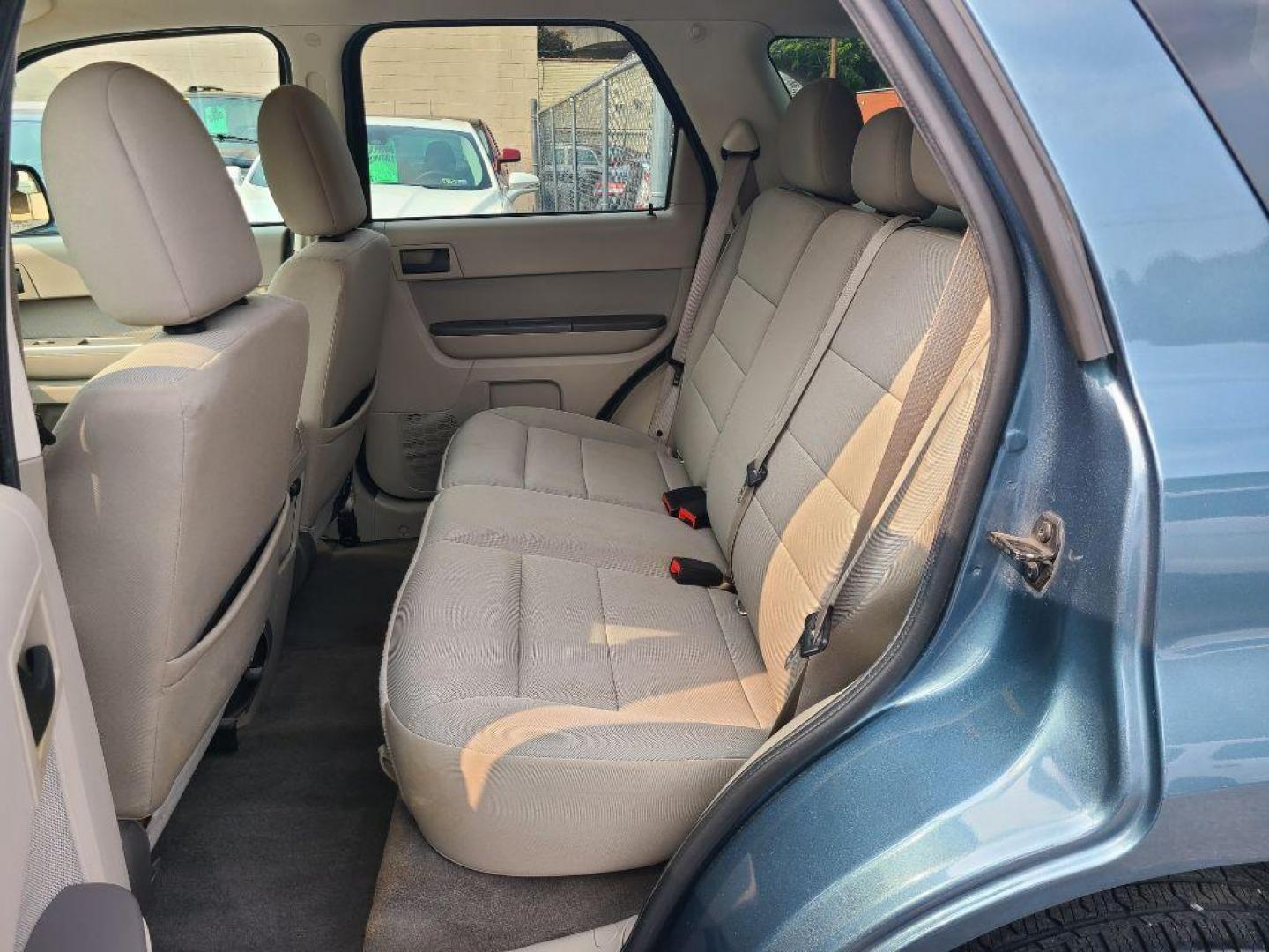 2010 BLUE FORD ESCAPE XLT (1FMCU0D70AK) with an 2.5L engine, Automatic transmission, located at 117 North Cameron Street, Harrisburg, PA, 17101, (717) 963-8962, 40.266762, -76.875259 - WE FINANCE!!! Good Credit/ Bad Credit/ No Credit - ALL Trade-Ins Welcomed!!! ***Guaranteed Credit Approval*** APPLY ONLINE or CALL us TODAY ;) Internet Prices and Marketplace Prices are SPECIAL discounted ***CASH DEALS*** Retail Prices are higher. Please call us to discuss your cash and finan - Photo#13