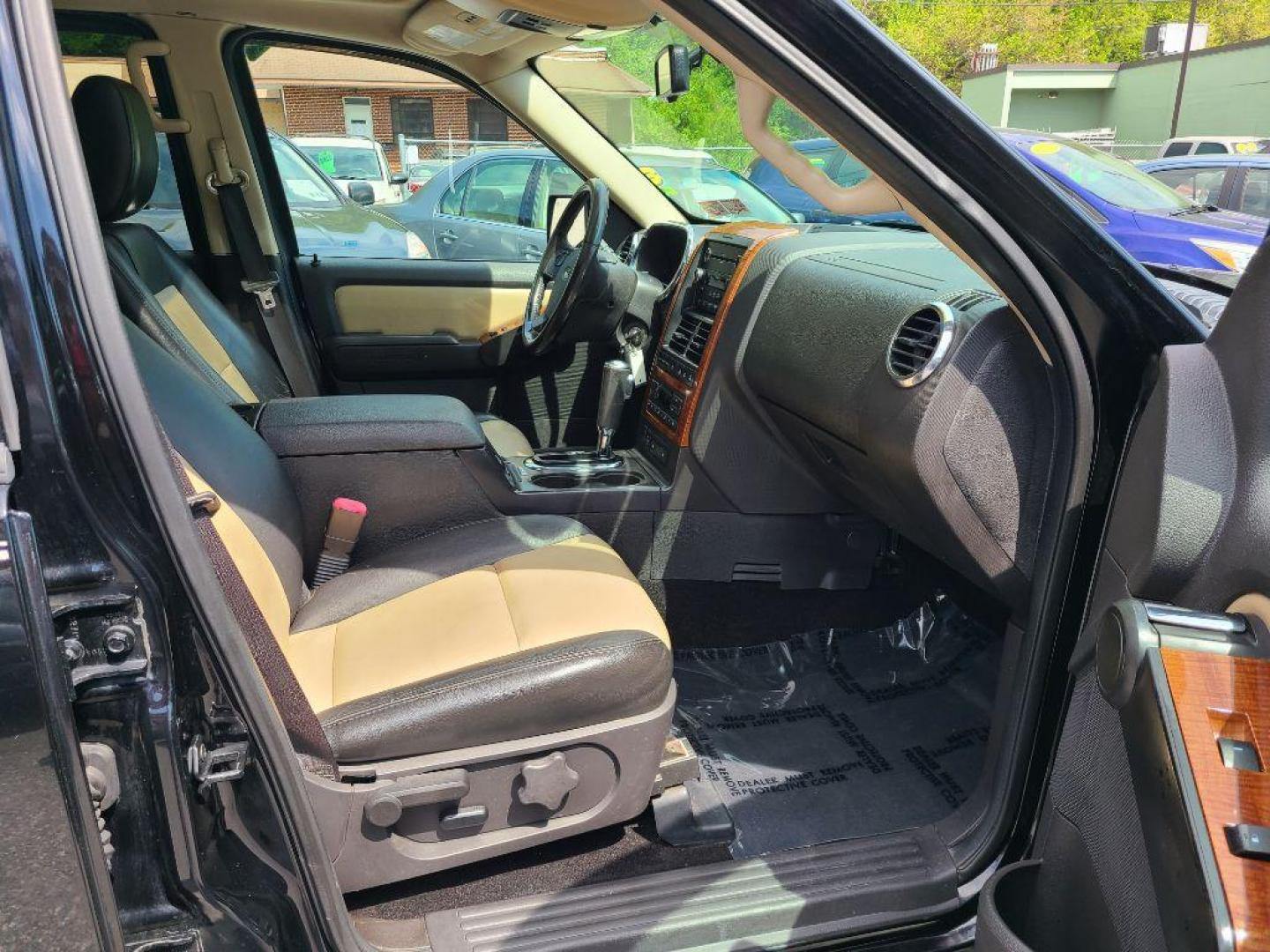 2010 BLACK FORD EXPLORER EDDIE BAUER (1FMEU7EEXAU) with an 4.0L engine, Automatic transmission, located at 117 North Cameron Street, Harrisburg, PA, 17101, (717) 963-8962, 40.266762, -76.875259 - WE FINANCE!!! Good Credit/ Bad Credit/ No Credit - ALL Trade-Ins Welcomed!!! ***Guaranteed Credit Approval*** APPLY ONLINE or CALL us TODAY ;) Internet Prices and Marketplace Prices are SPECIAL discounted ***CASH DEALS*** Retail Prices are higher. Please call us to discuss your cash and finan - Photo#9