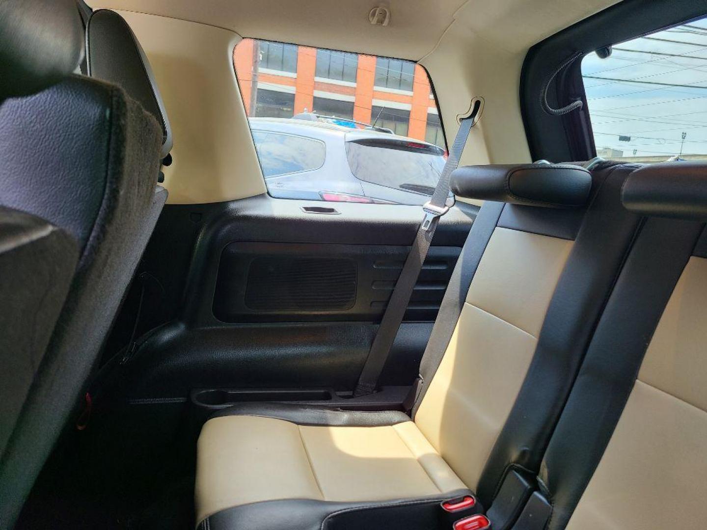 2010 BLACK FORD EXPLORER EDDIE BAUER (1FMEU7EEXAU) with an 4.0L engine, Automatic transmission, located at 117 North Cameron Street, Harrisburg, PA, 17101, (717) 963-8962, 40.266762, -76.875259 - WE FINANCE!!! Good Credit/ Bad Credit/ No Credit - ALL Trade-Ins Welcomed!!! ***Guaranteed Credit Approval*** APPLY ONLINE or CALL us TODAY ;) Internet Prices and Marketplace Prices are SPECIAL discounted ***CASH DEALS*** Retail Prices are higher. Please call us to discuss your cash and finan - Photo#13