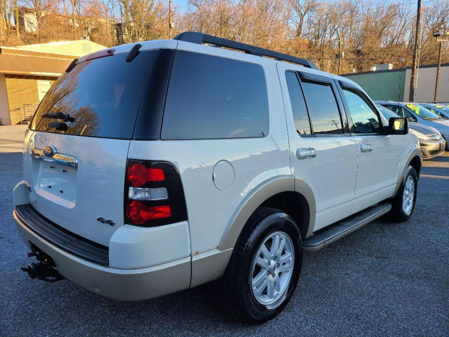 2010 WHITE FORD EXPLORER EDDIE BAUER (1FMEU7EE1AU) with an 4.0L engine, Automatic transmission, located at 117 North Cameron Street, Harrisburg, PA, 17101, (717) 963-8962, 40.266762, -76.875259 - WE FINANCE!!! Good Credit/ Bad Credit/ No Credit - ALL Trade-Ins Welcomed!!! ***Guaranteed Credit Approval*** APPLY ONLINE or CALL us TODAY ;) Internet Prices and Marketplace Prices are SPECIAL discounted ***CASH DEALS*** Retail Prices are higher. Please call us to discuss your cash and finan - Photo#4