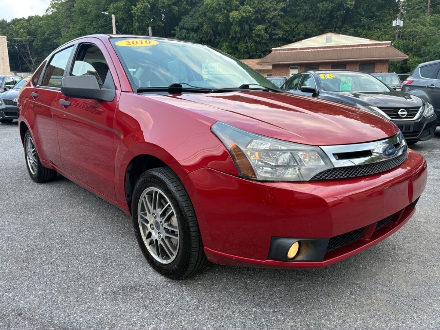 2010 RED FORD FOCUS SE (1FAHP3FN9AW) with an 2.0L engine, Automatic transmission, located at 117 North Cameron Street, Harrisburg, PA, 17101, (717) 963-8962, 40.266762, -76.875259 - WE FINANCE!!! Good Credit/ Challenged Credit/ No Credit - ALL Trade-Ins Welcomed!!! APPLY ONLINE or CALL us TODAY ;) Please call us to discuss your cash and/or financing options.- Photo#6