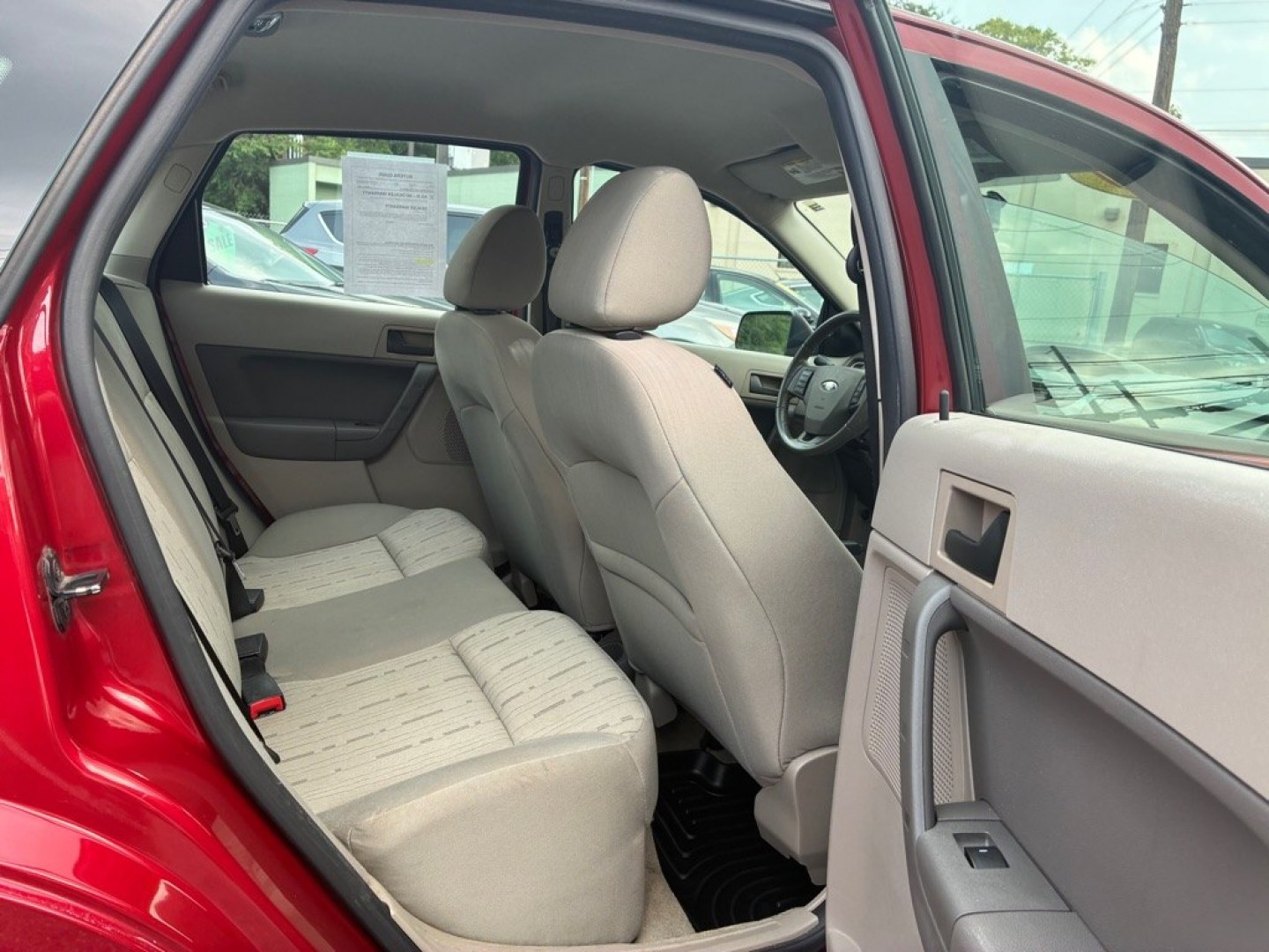 2010 RED FORD FOCUS SE (1FAHP3FN9AW) with an 2.0L engine, Automatic transmission, located at 117 North Cameron Street, Harrisburg, PA, 17101, (717) 963-8962, 40.266762, -76.875259 - WE FINANCE!!! Good Credit/ Challenged Credit/ No Credit - ALL Trade-Ins Welcomed!!! APPLY ONLINE or CALL us TODAY ;) Please call us to discuss your cash and/or financing options.- Photo#9