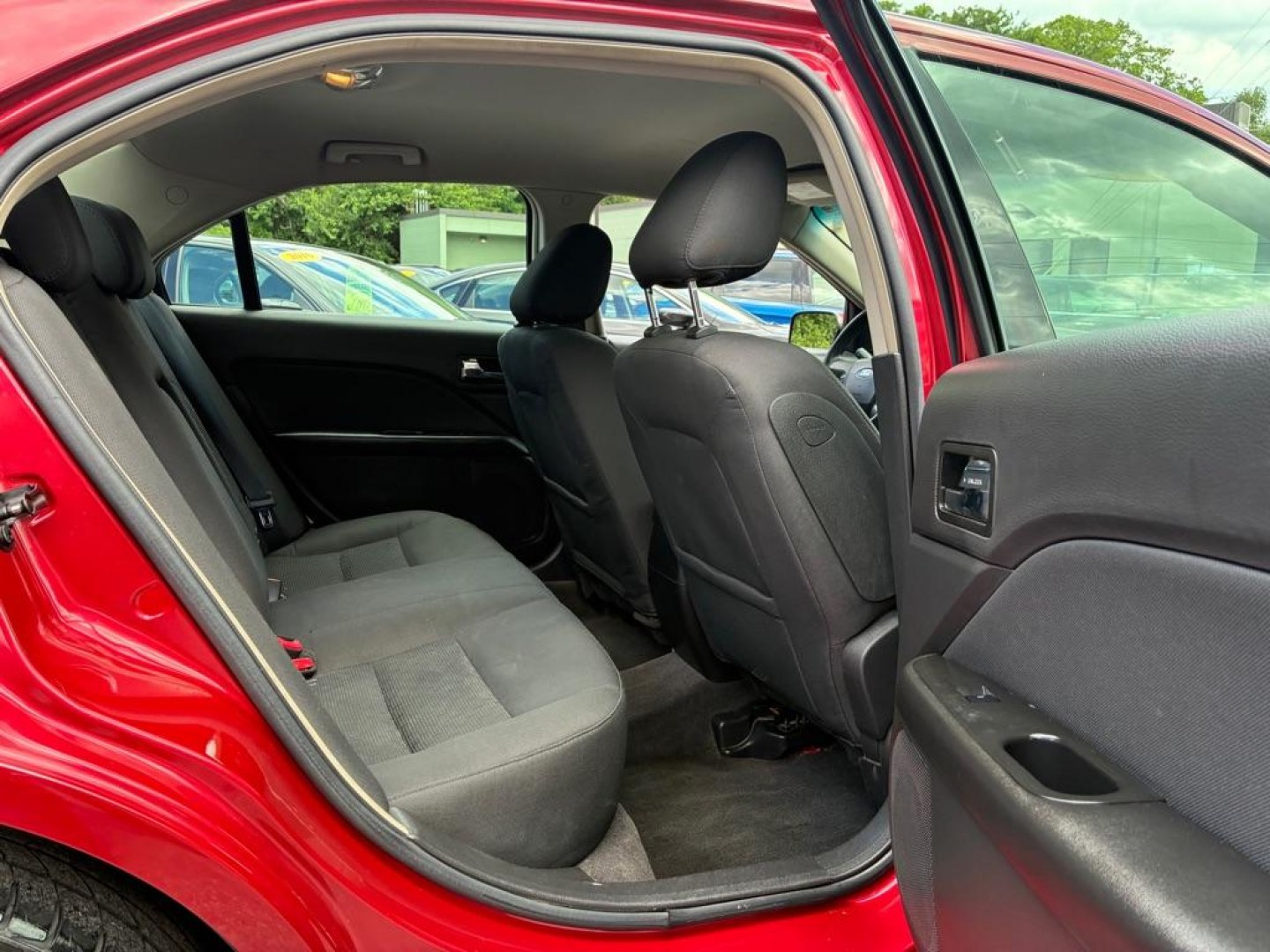 2010 RED FORD FUSION SE (3FAHP0HA2AR) with an 2.5L engine, Automatic transmission, located at 117 North Cameron Street, Harrisburg, PA, 17101, (717) 963-8962, 40.266762, -76.875259 - WE FINANCE!!! MOST vehicles are available for financing. Good Credit/ Challenged Credit/ No Credit - ALL Trade-Ins Welcomed!!! APPLY ONLINE or CALL us TODAY Please call us to discuss your cash and/or financing options. Thanks for checking our inventory! We're here to help.- Photo#9