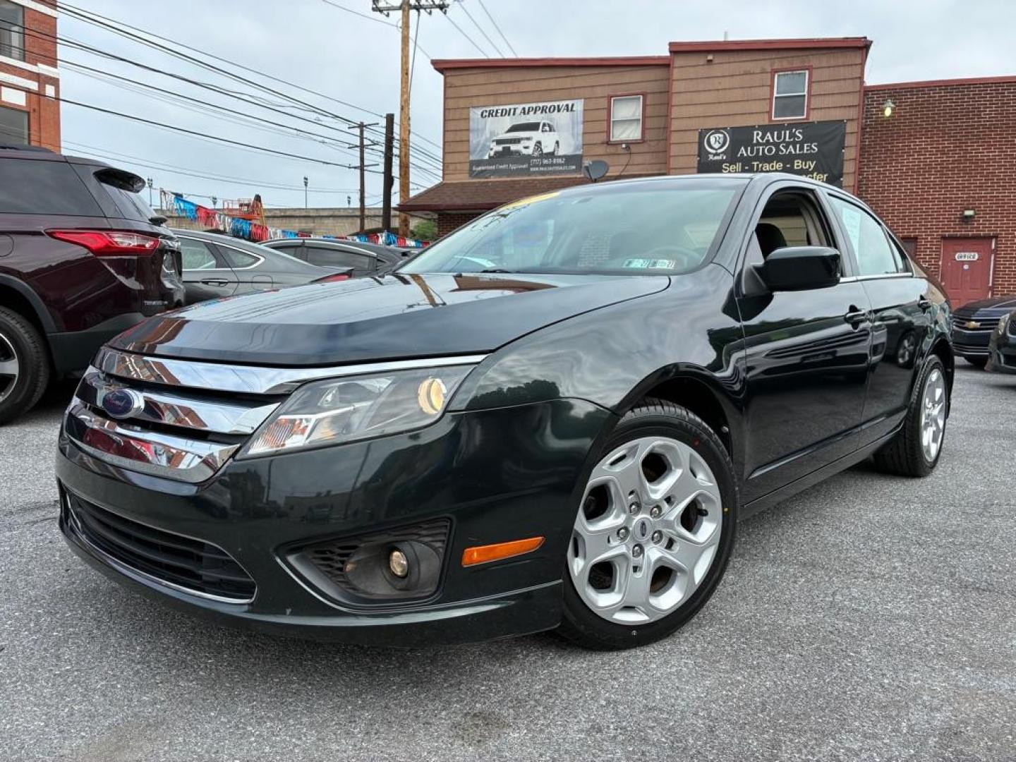 2010 GREEN FORD FUSION SE (3FAHP0HA6AR) with an 2.5L engine, Automatic transmission, located at 117 North Cameron Street, Harrisburg, PA, 17101, (717) 963-8962, 40.266762, -76.875259 - WE FINANCE!!! MOST vehicles are available for financing. Good Credit/ Challenged Credit/ No Credit - ALL Trade-Ins Welcomed!!! APPLY ONLINE or CALL us TODAY Please call us to discuss your cash and/or financing options. Thanks for checking our inventory! We're here to help.- Photo#0