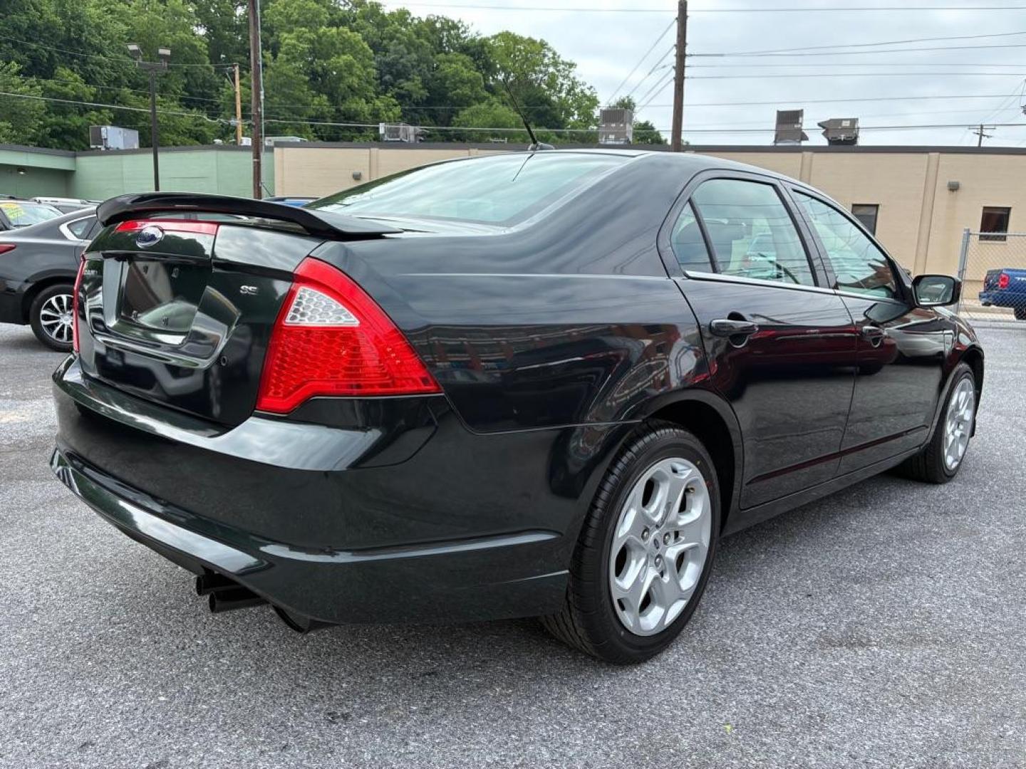 2010 GREEN FORD FUSION SE (3FAHP0HA6AR) with an 2.5L engine, Automatic transmission, located at 117 North Cameron Street, Harrisburg, PA, 17101, (717) 963-8962, 40.266762, -76.875259 - WE FINANCE!!! MOST vehicles are available for financing. Good Credit/ Challenged Credit/ No Credit - ALL Trade-Ins Welcomed!!! APPLY ONLINE or CALL us TODAY Please call us to discuss your cash and/or financing options. Thanks for checking our inventory! We're here to help.- Photo#4